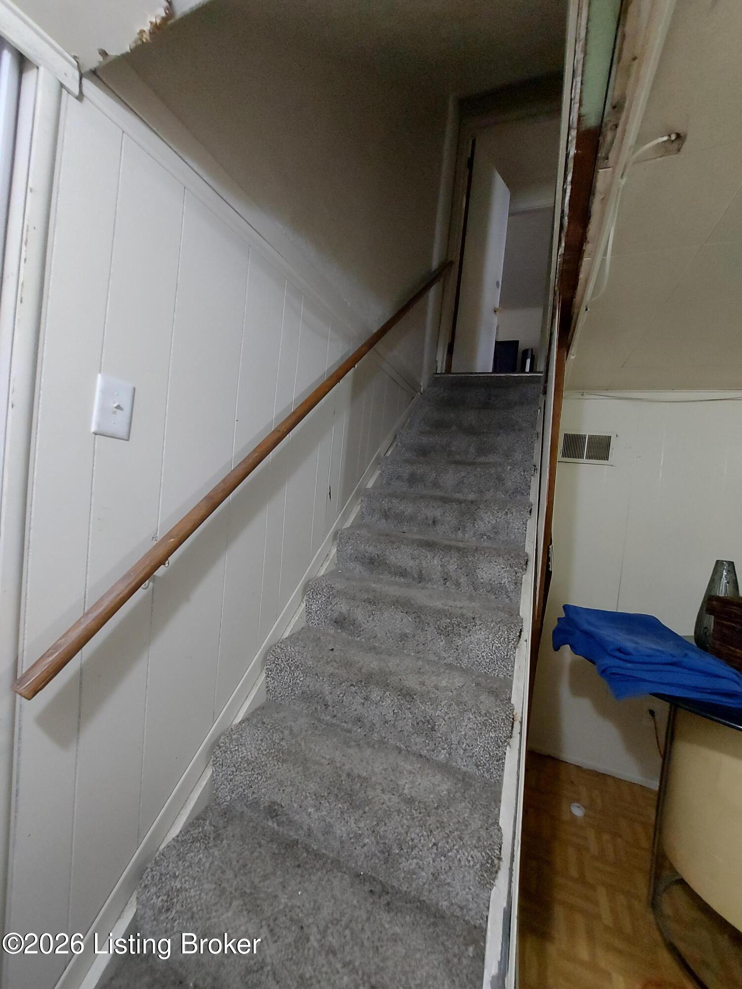 717 Compton St Property Photo 16