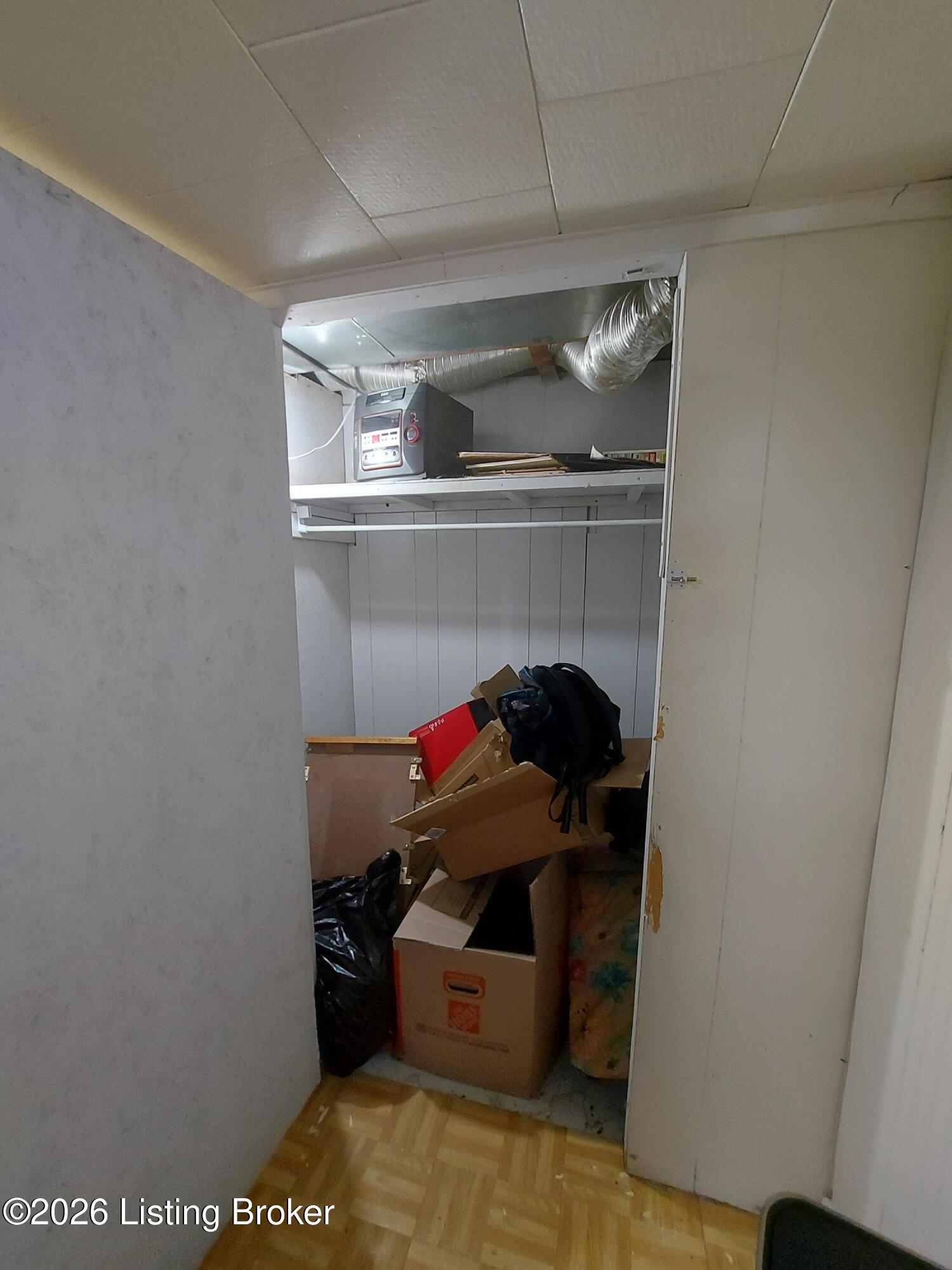 717 Compton St Property Photo 19