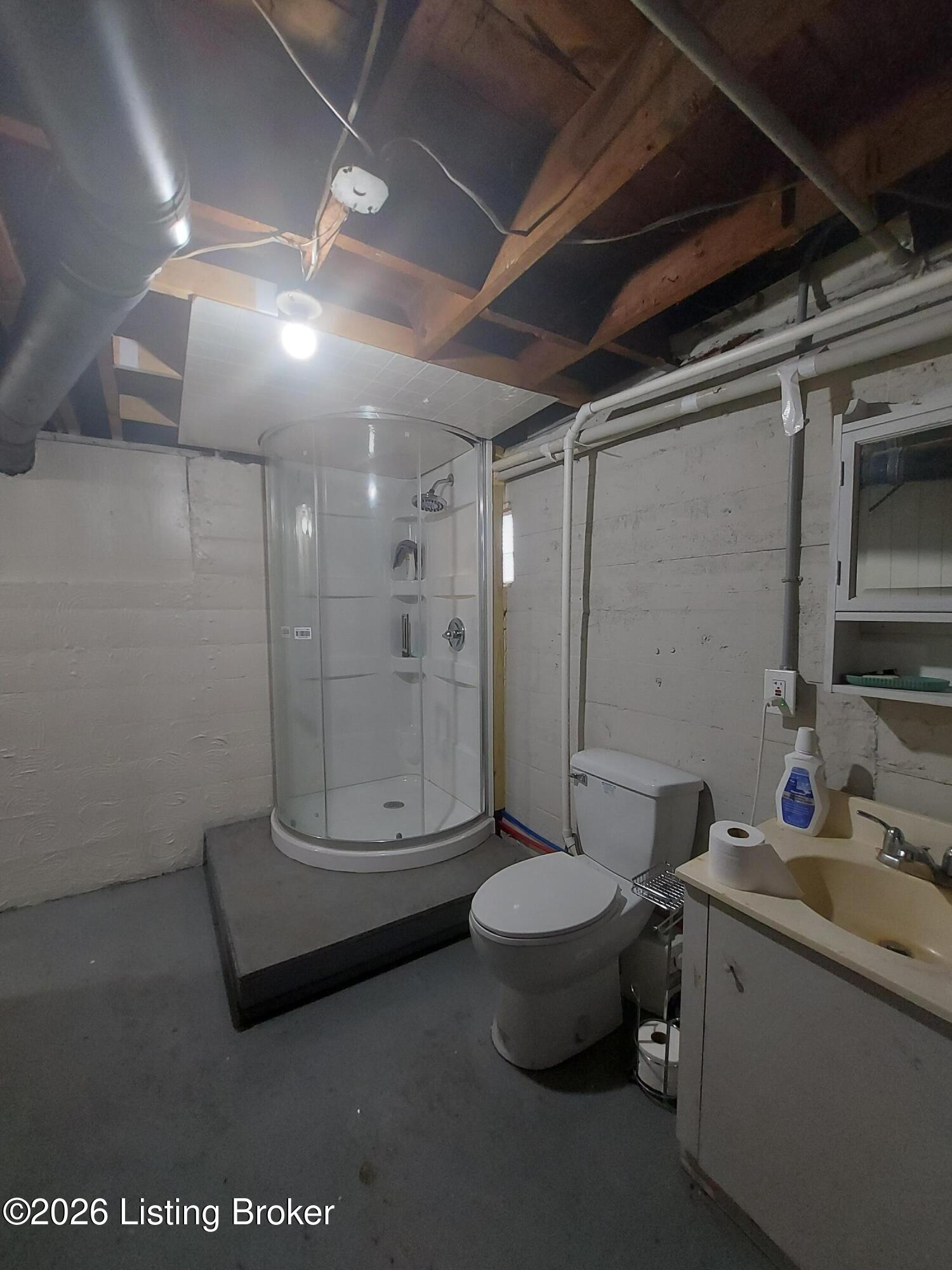 717 Compton St Property Photo 20