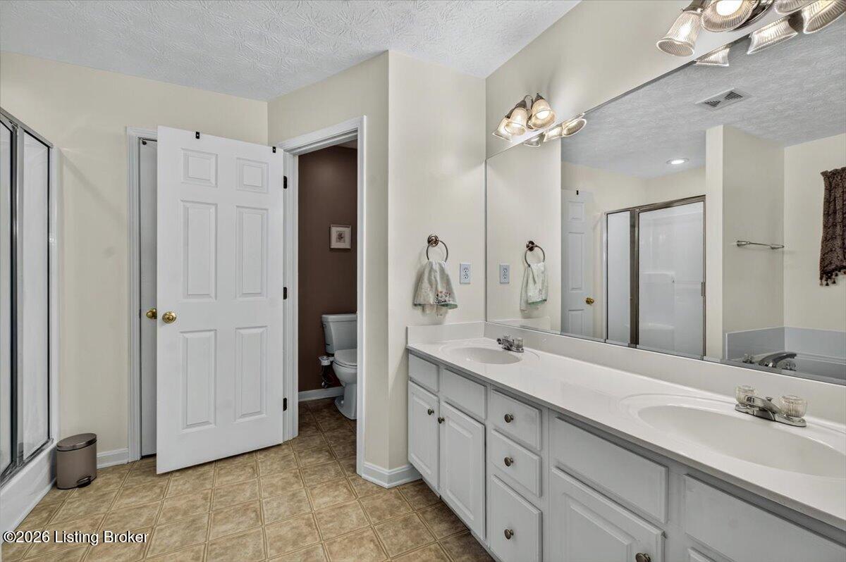 406 Arlington Meadows Dr Property Photo 39