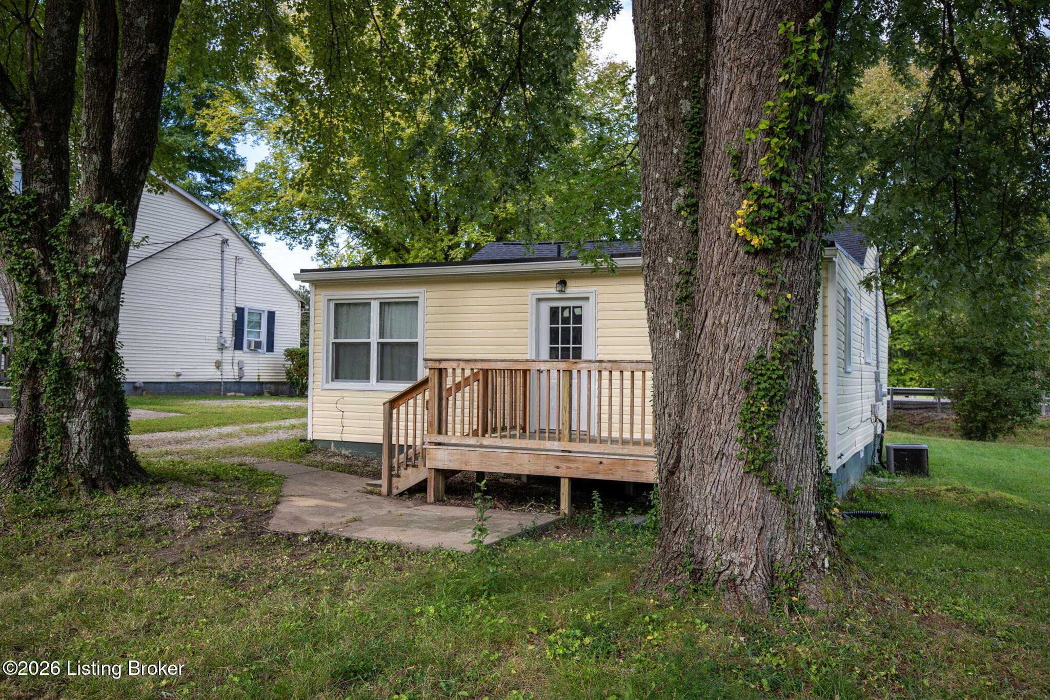 11098 S Preston Hwy Property Photo 32