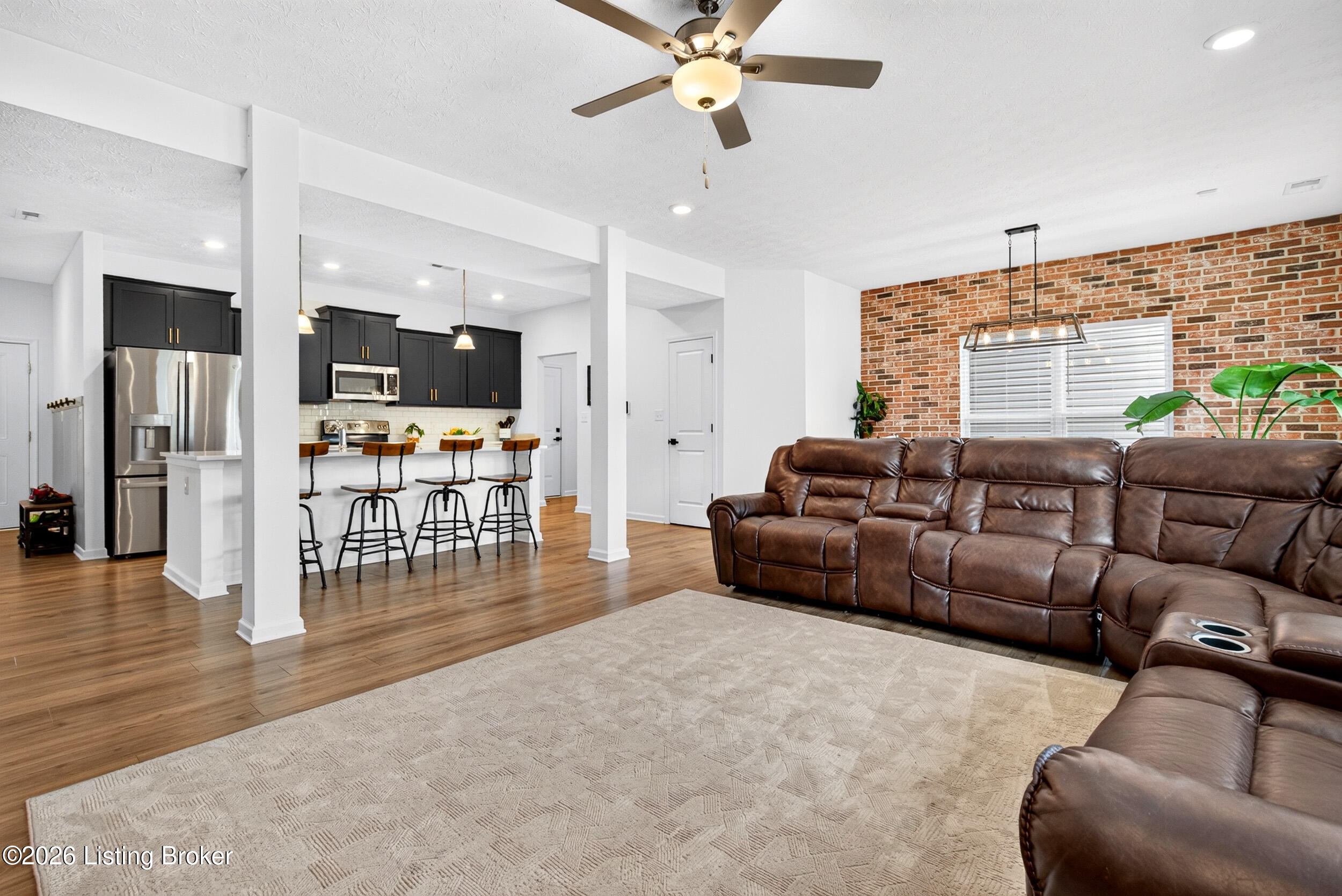 17012 Meander Way Property Photo 9