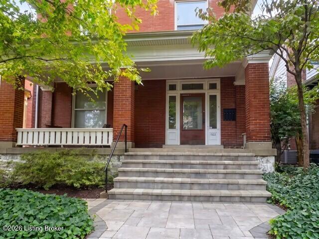 1522 Rosewood Ave Property Photo 1