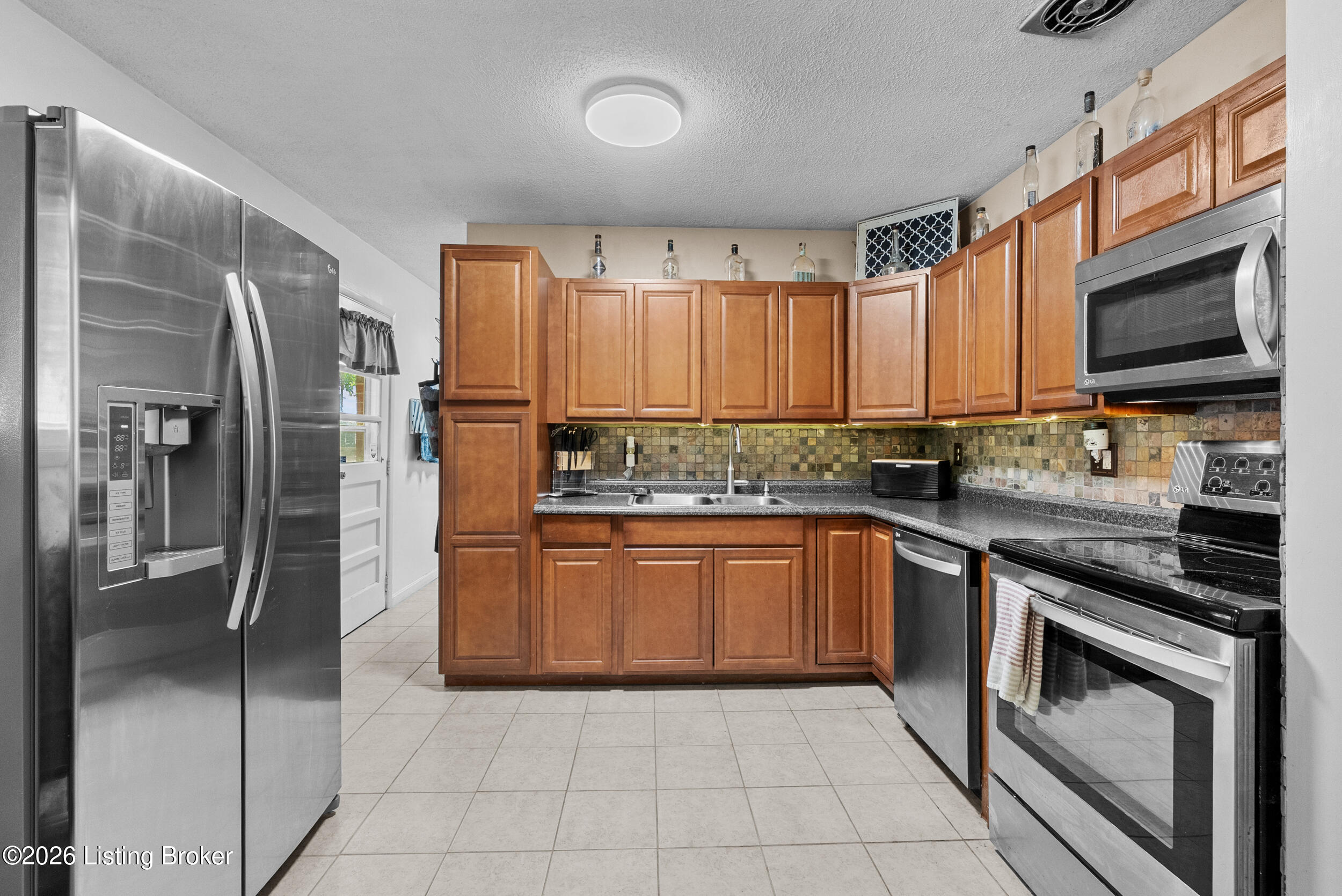4901 Libby Ln Property Photo 6