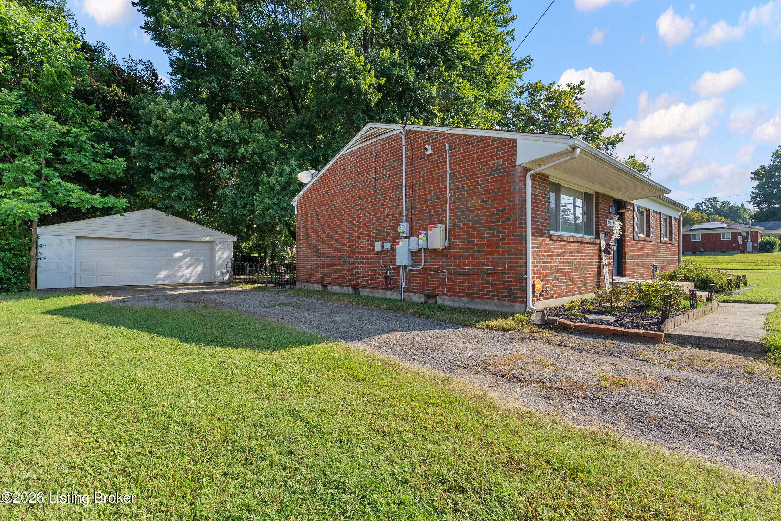 4901 Libby Ln Property Photo 22