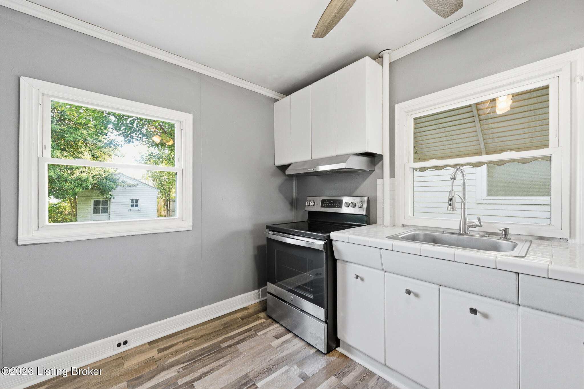 121 Freeman Ave Property Photo 12