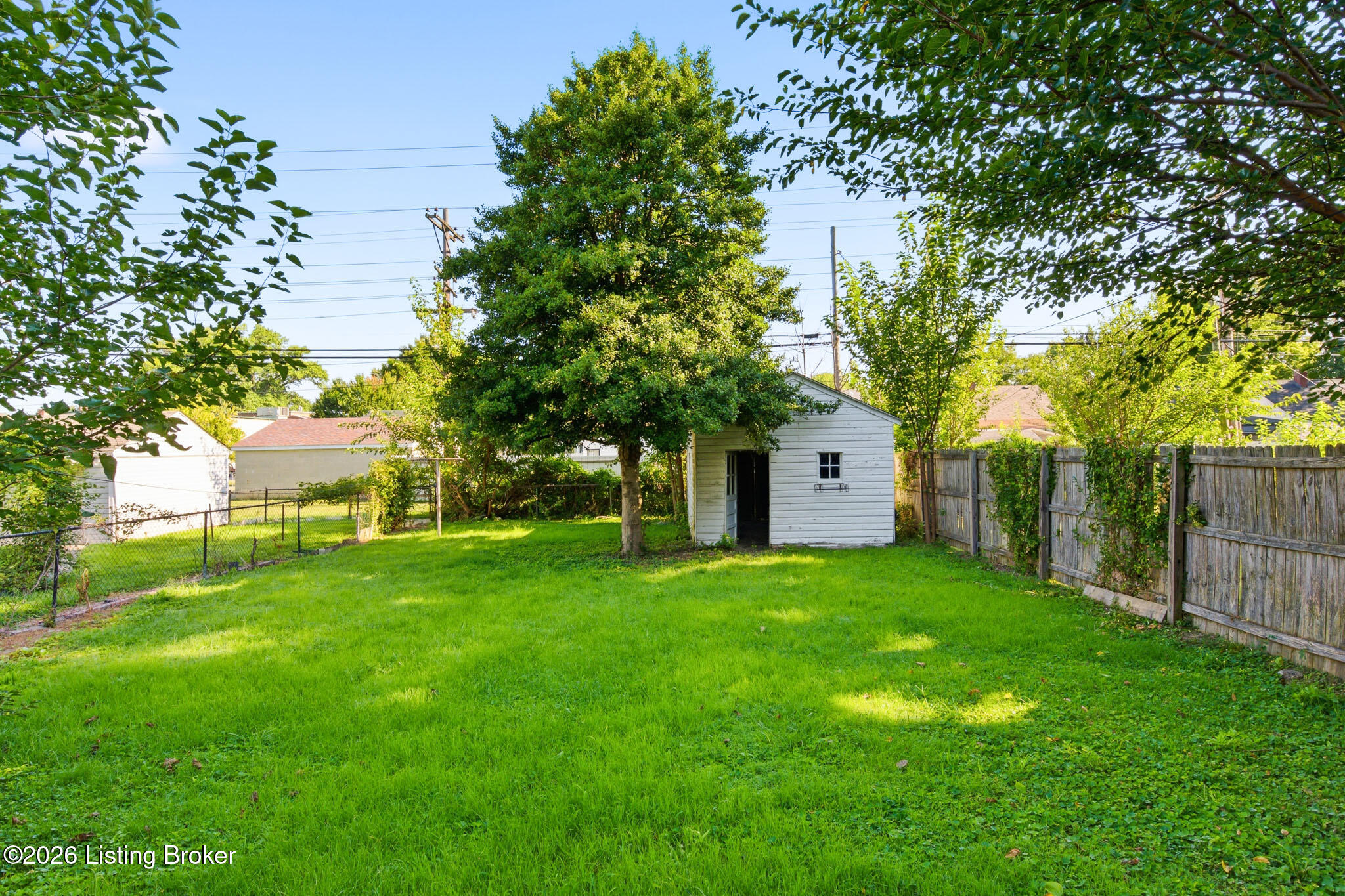 121 Freeman Ave Property Photo 19
