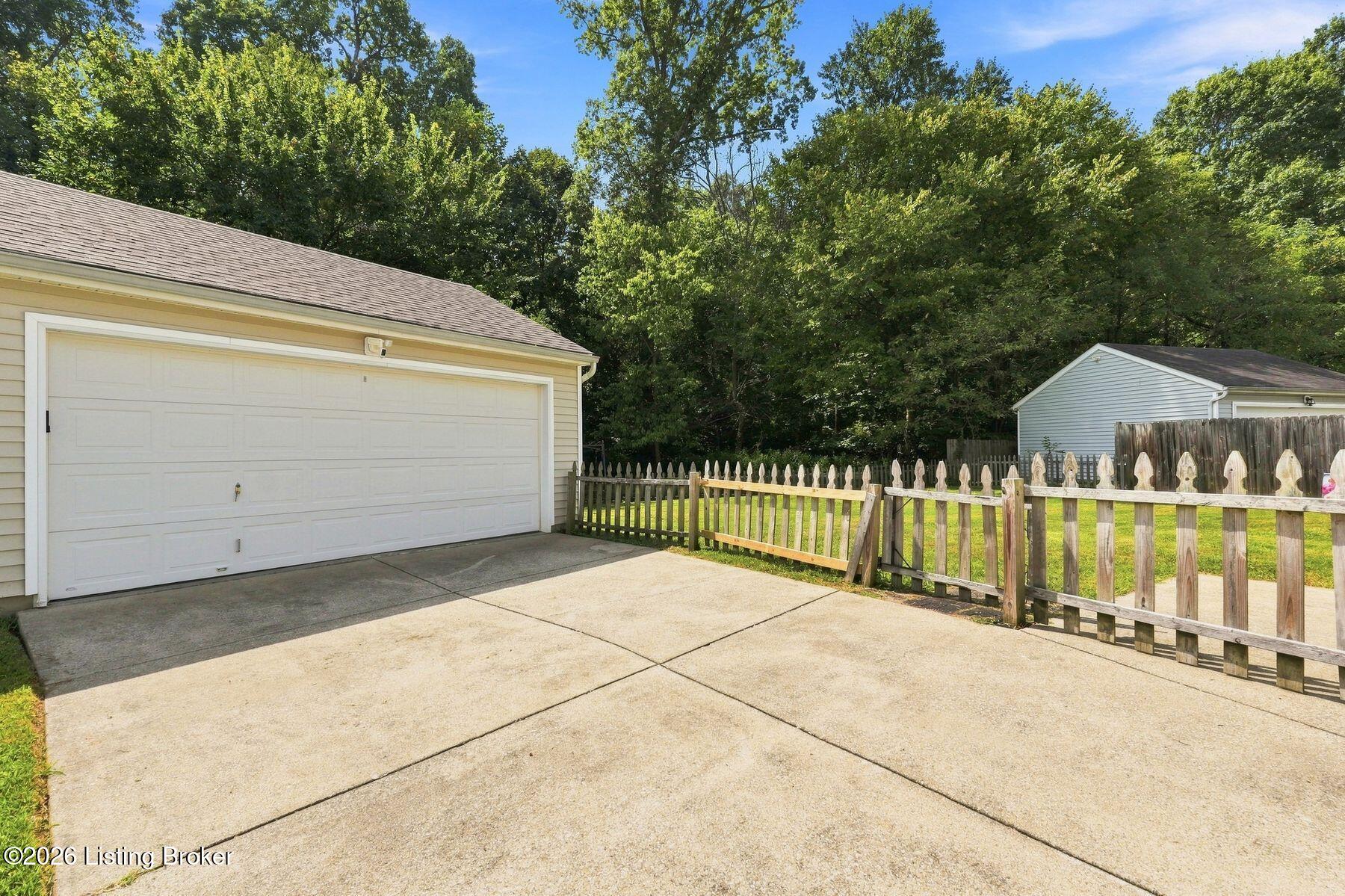 6314 Maravian Dr Property Photo 35
