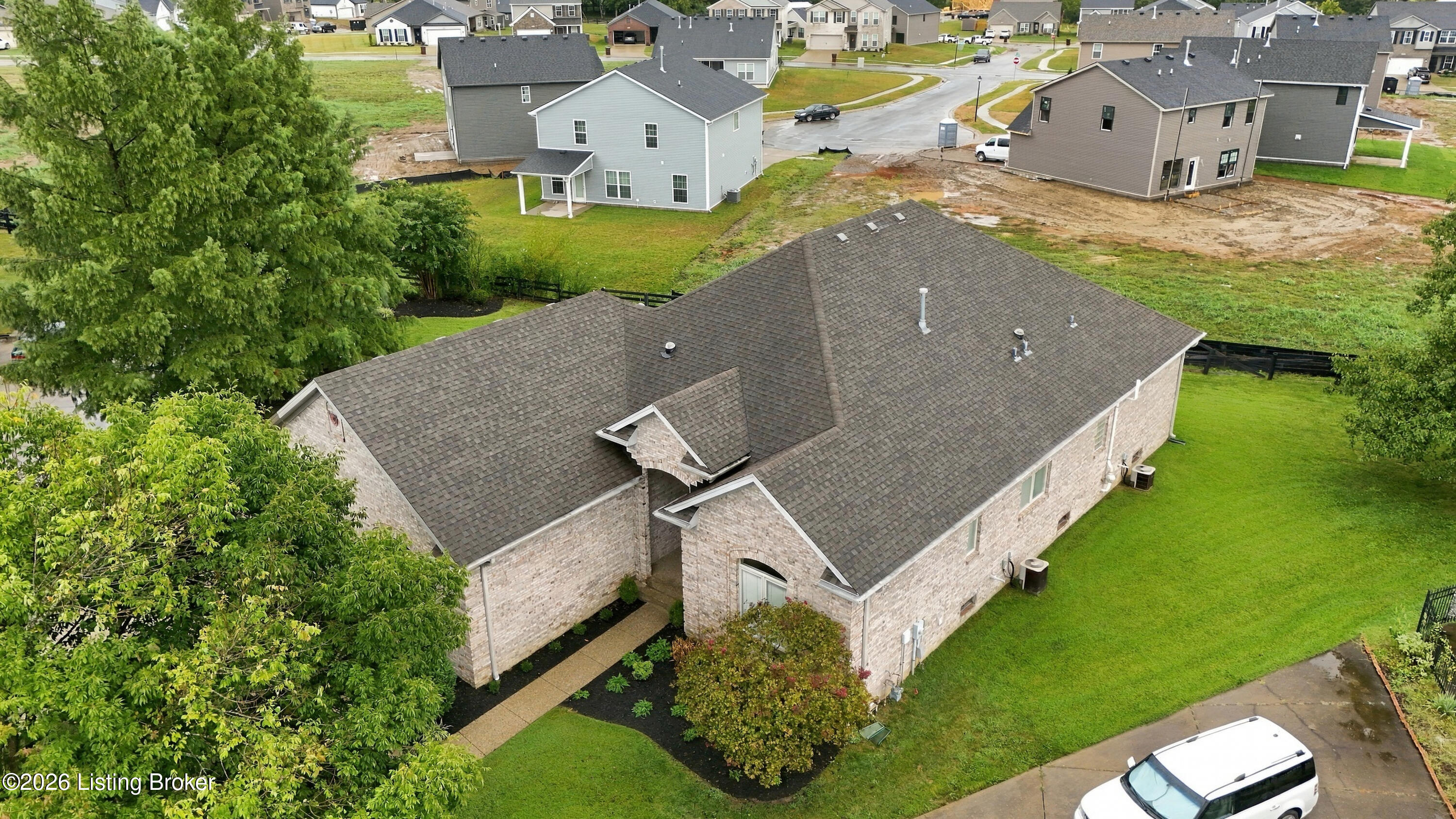 8006 Hall Farm Dr Property Photo 1