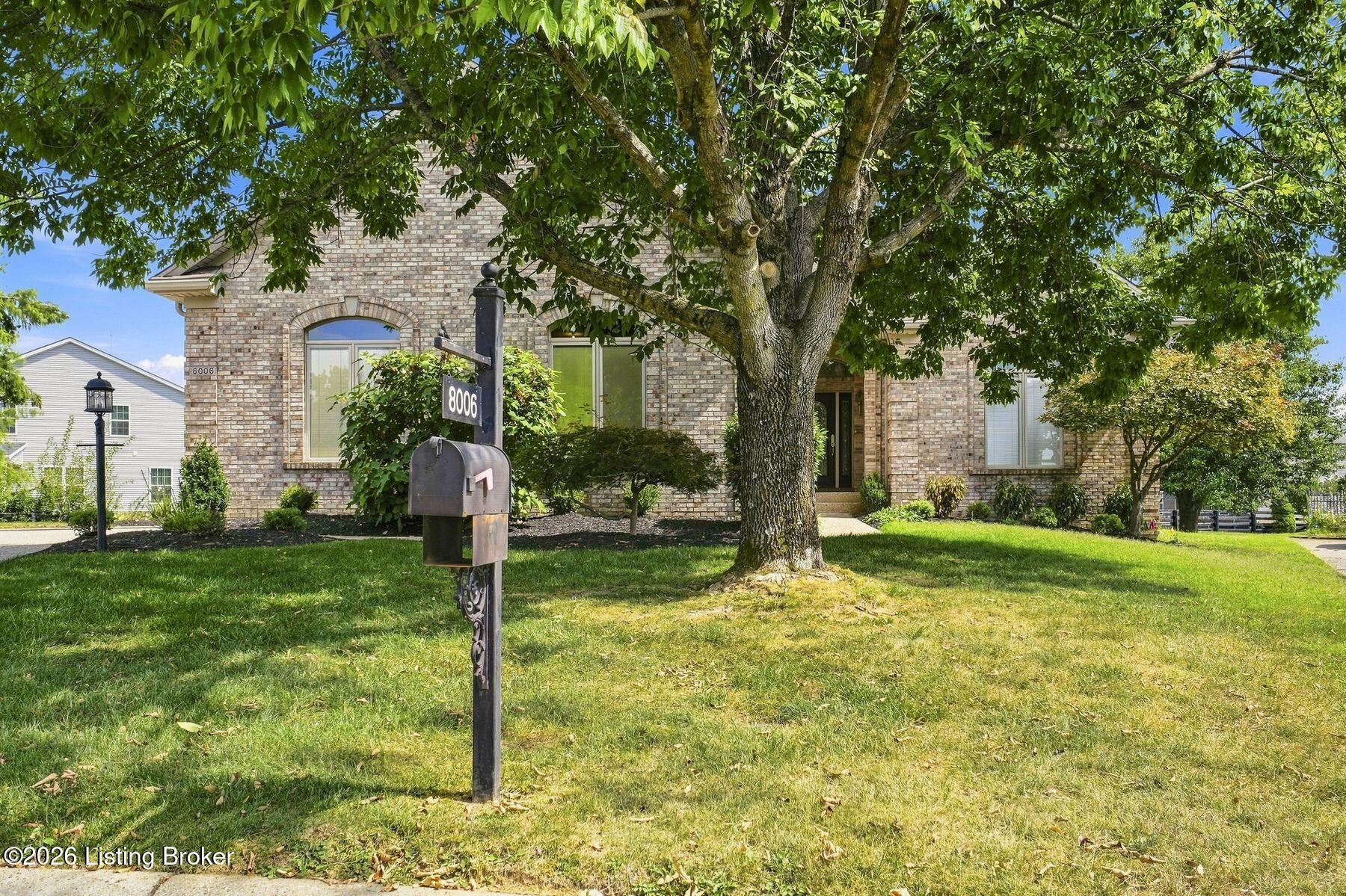 8006 Hall Farm Dr Property Photo 4