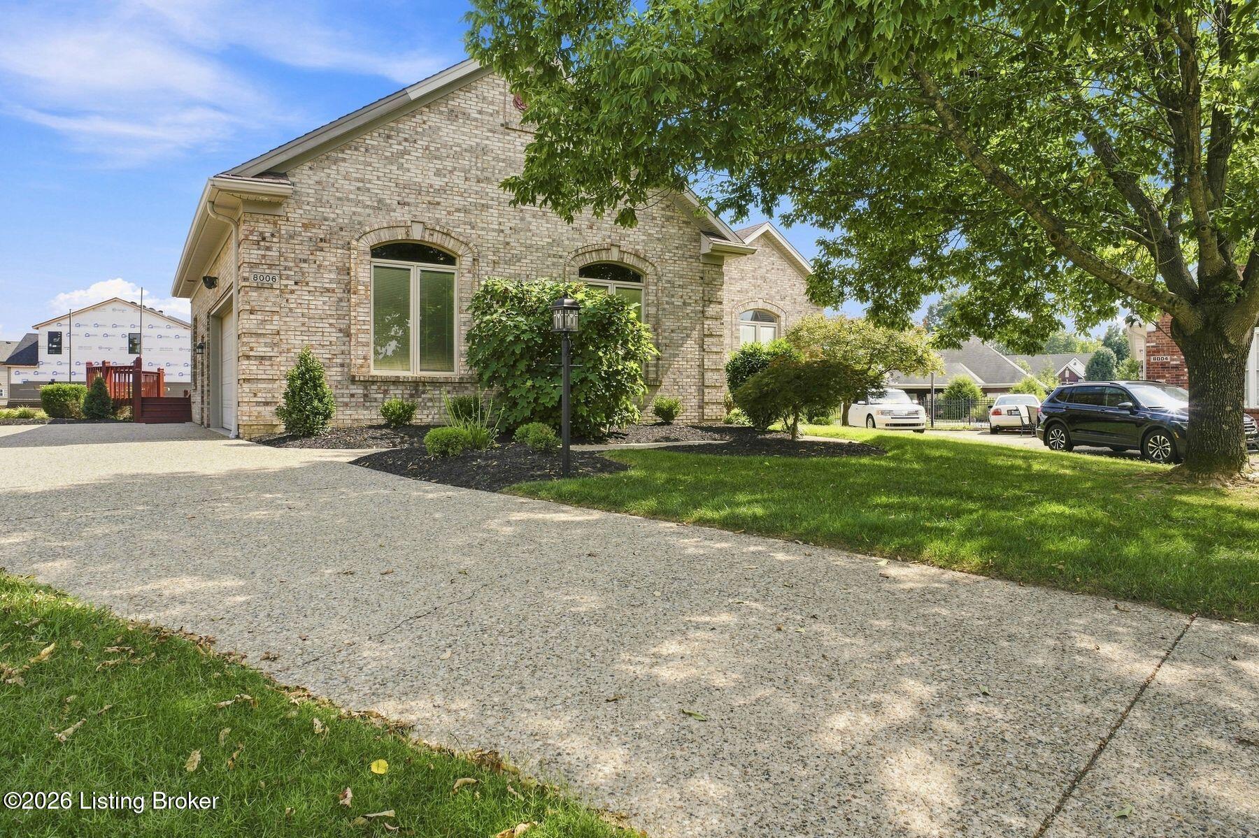 8006 Hall Farm Dr Property Photo 6