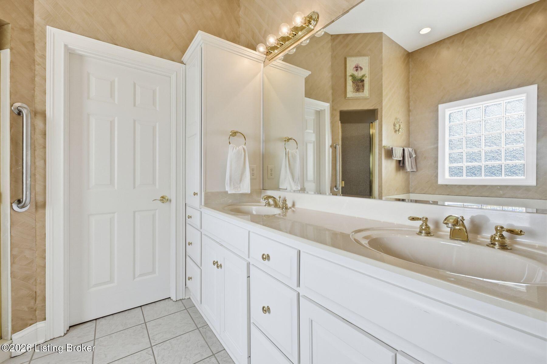 8006 Hall Farm Dr Property Photo 25