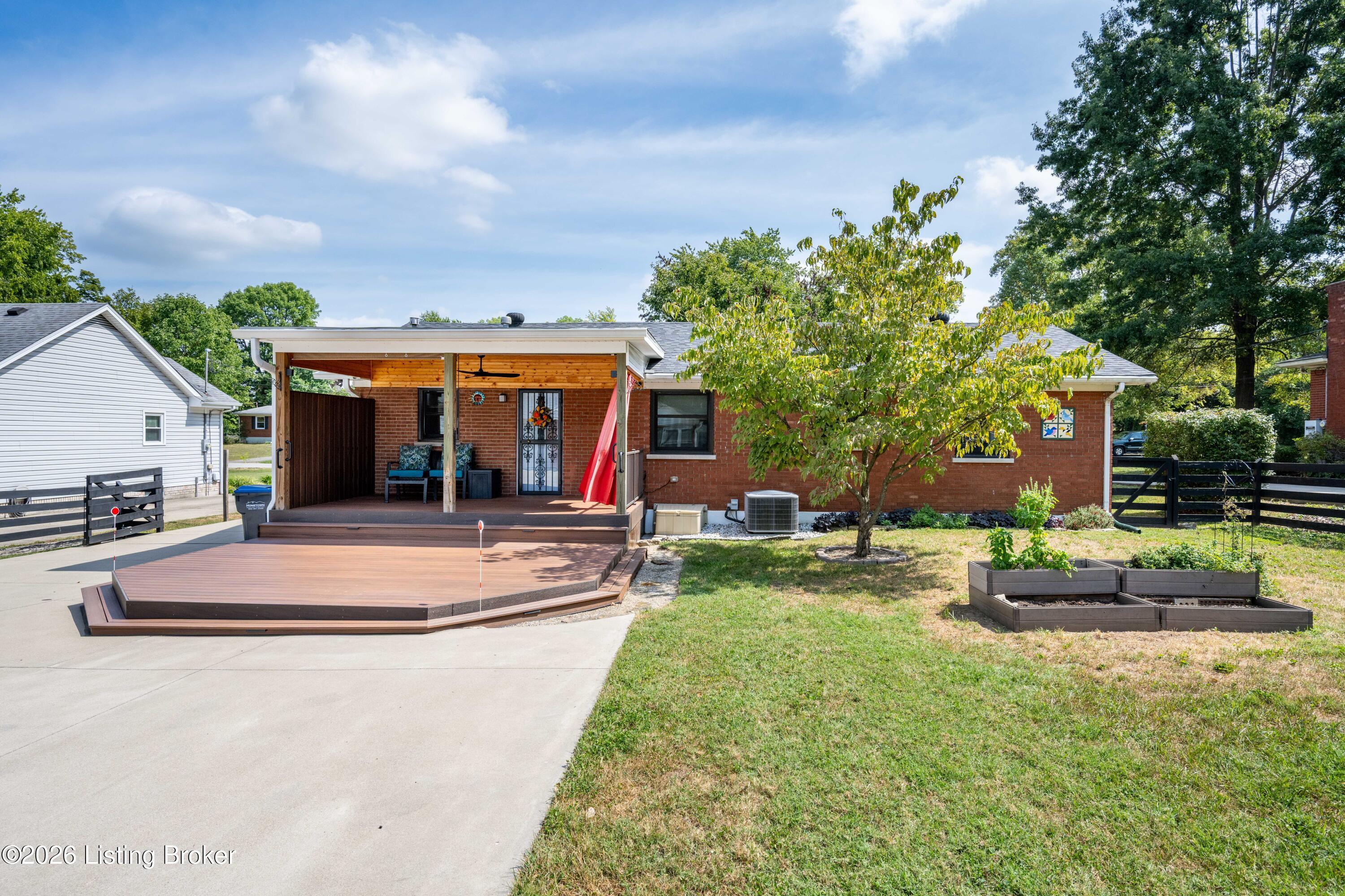 8814 Maple Rd Property Photo 4