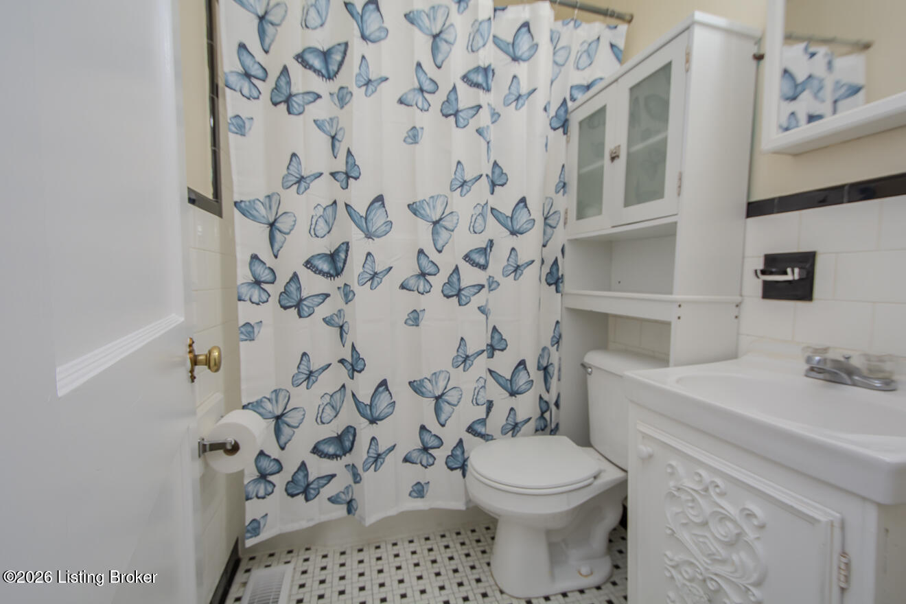 4829 S 4th St Property Photo 13