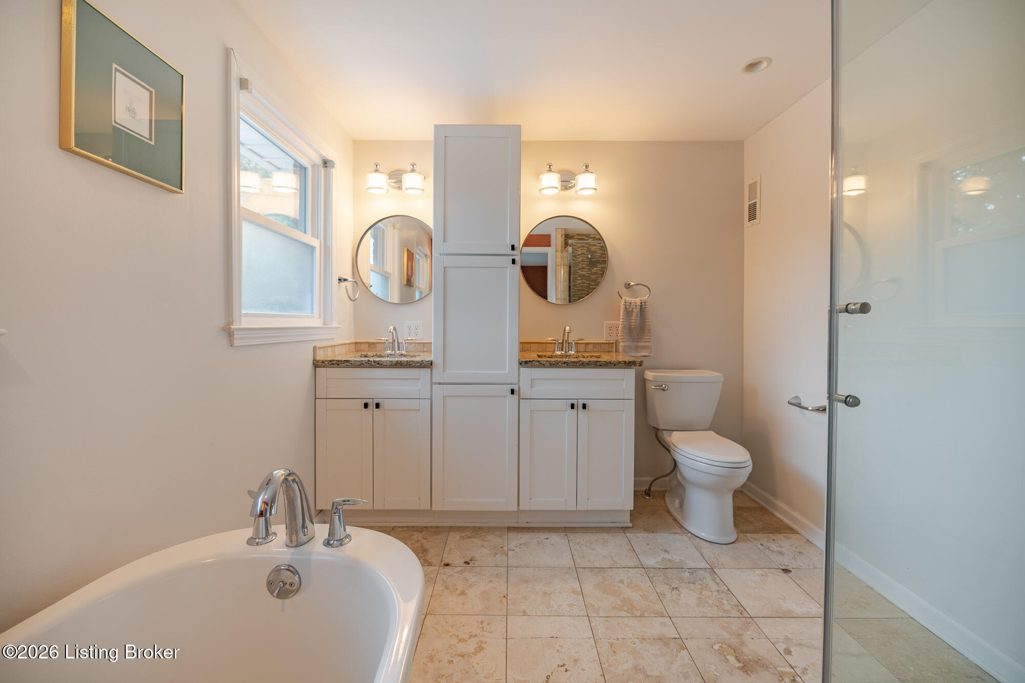 9812 Longwood Cir Property Photo 13