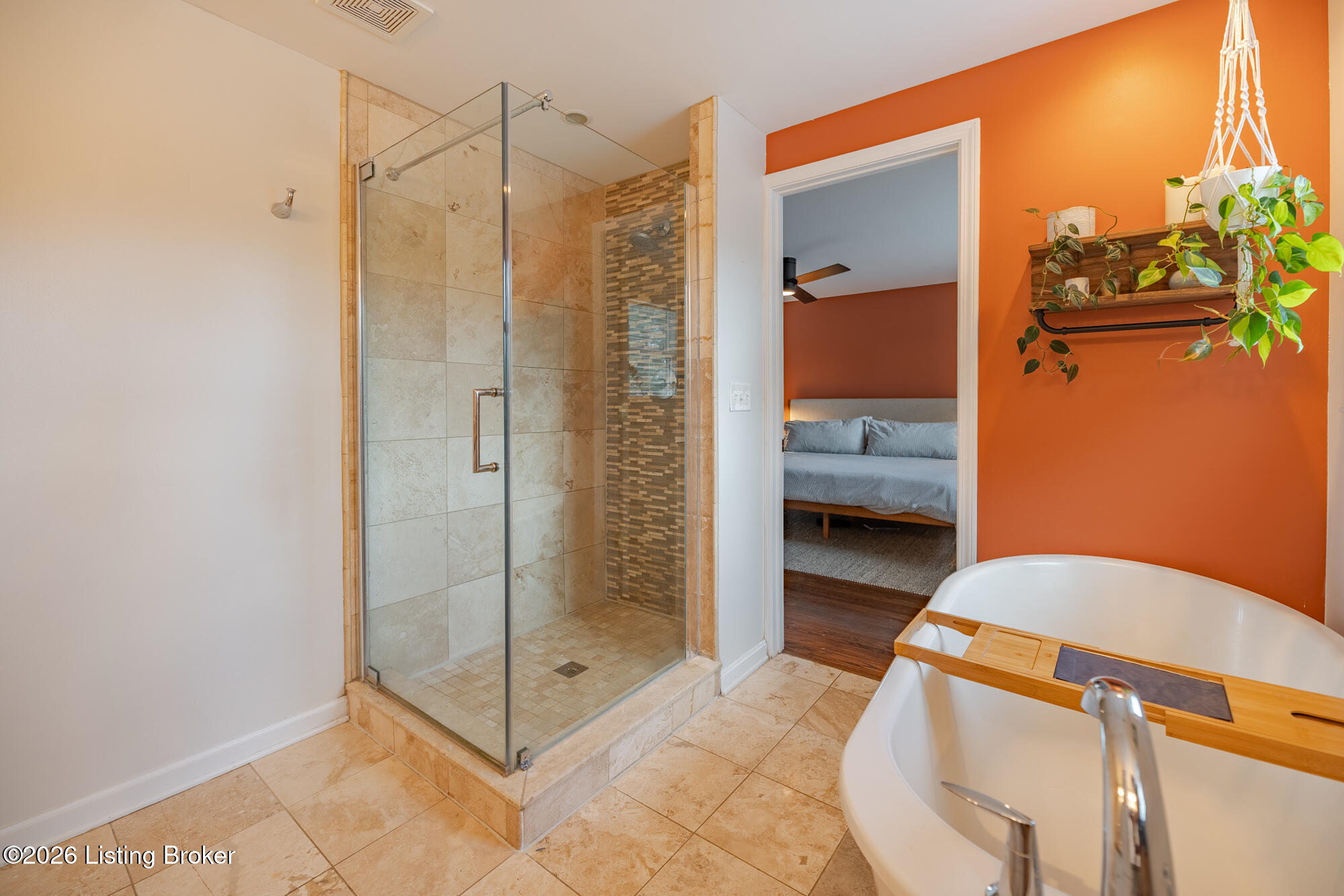 9812 Longwood Cir Property Photo 14