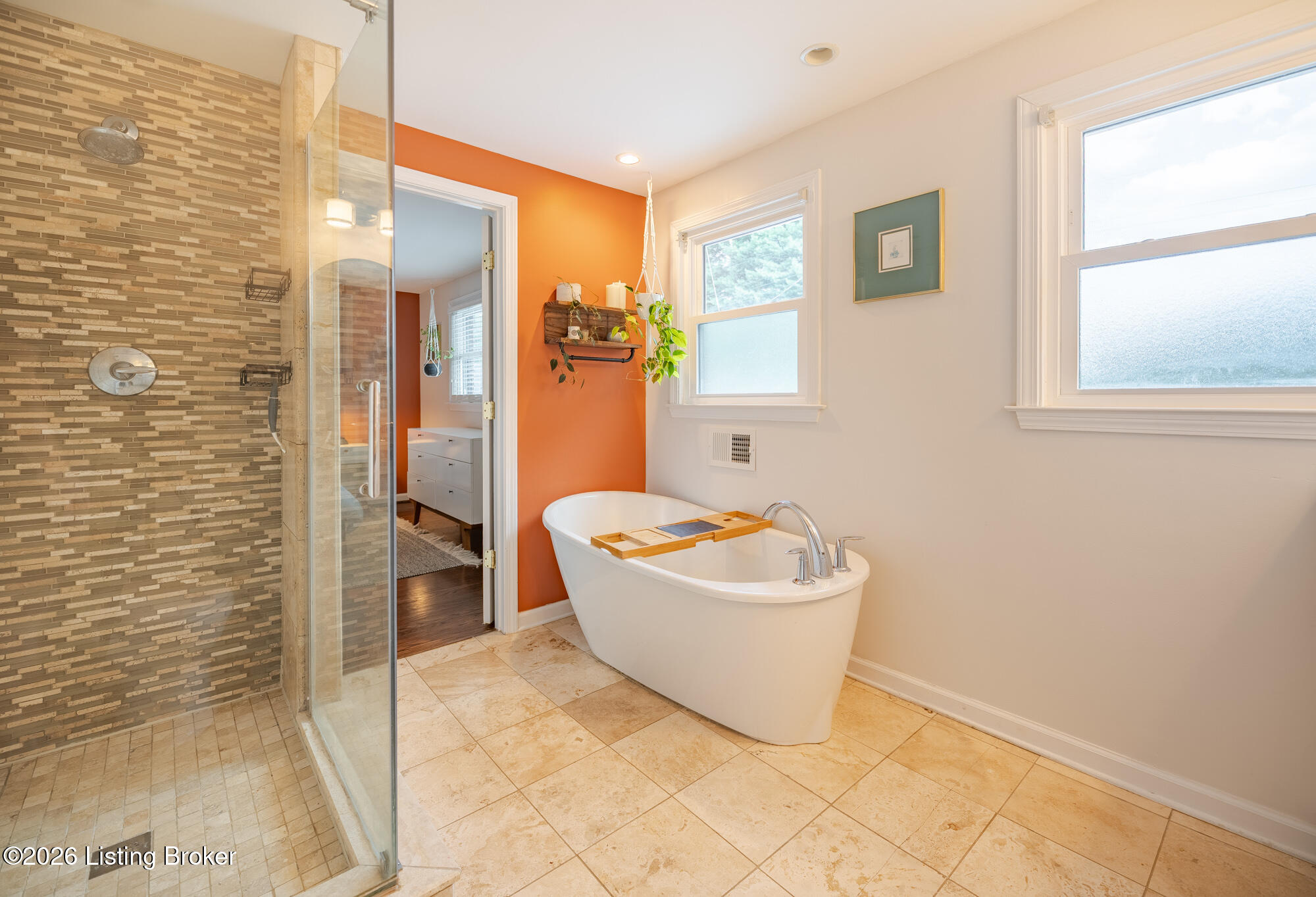 9812 Longwood Cir Property Photo 15