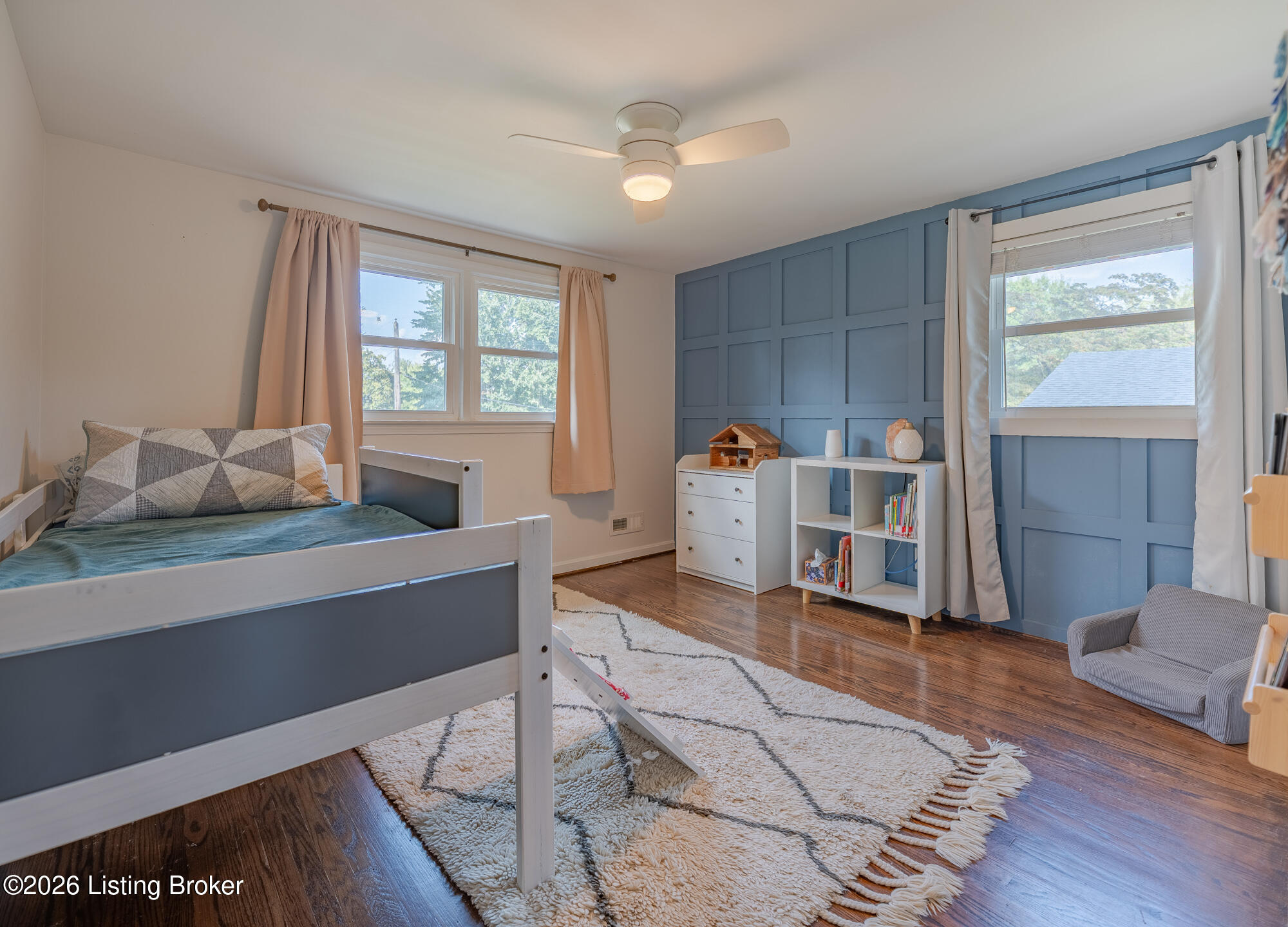 9812 Longwood Cir Property Photo 16