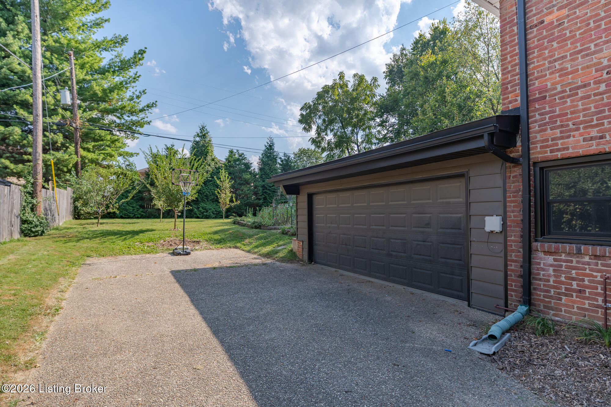 9812 Longwood Cir Property Photo 34