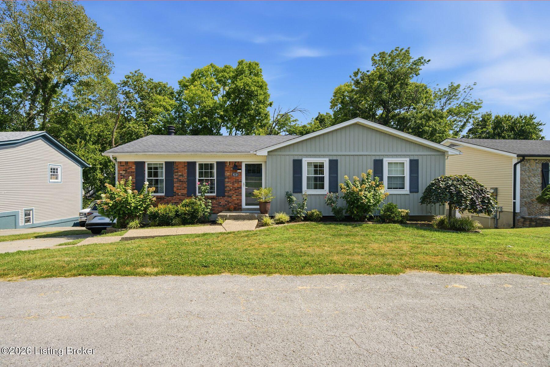 9218 Watterson Trail Property Photo 2