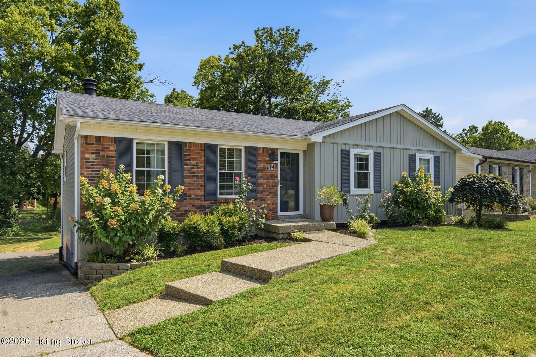 9218 Watterson Trail Property Photo 3