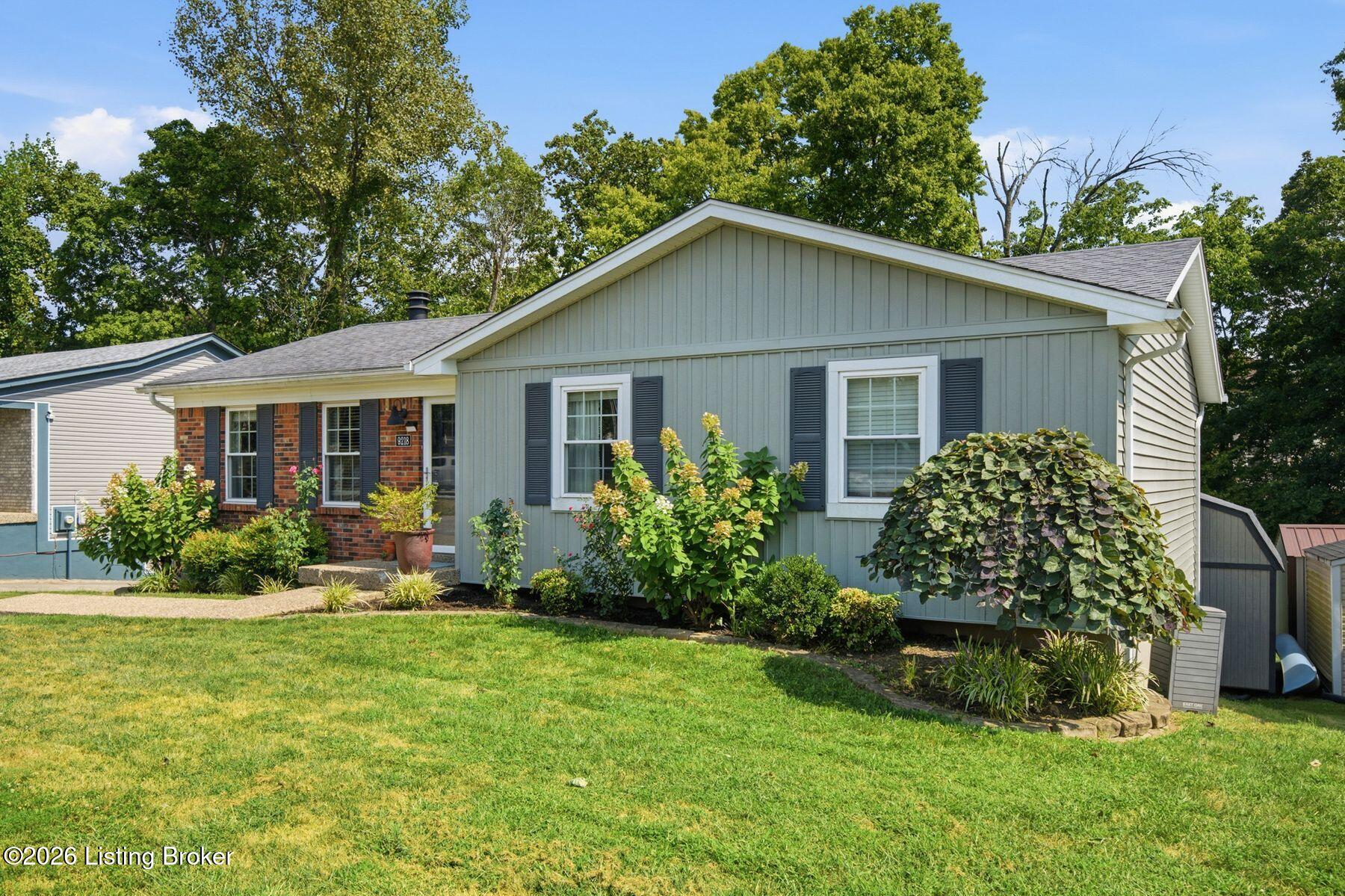 9218 Watterson Trail Property Photo 4