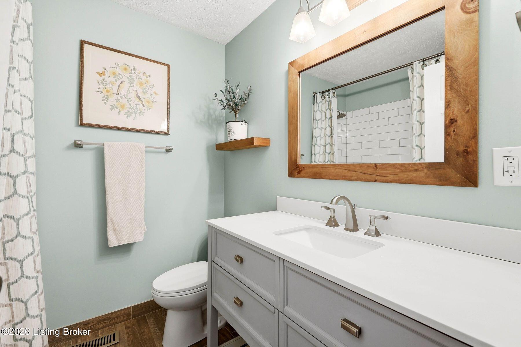 9218 Watterson Trail Property Photo 34