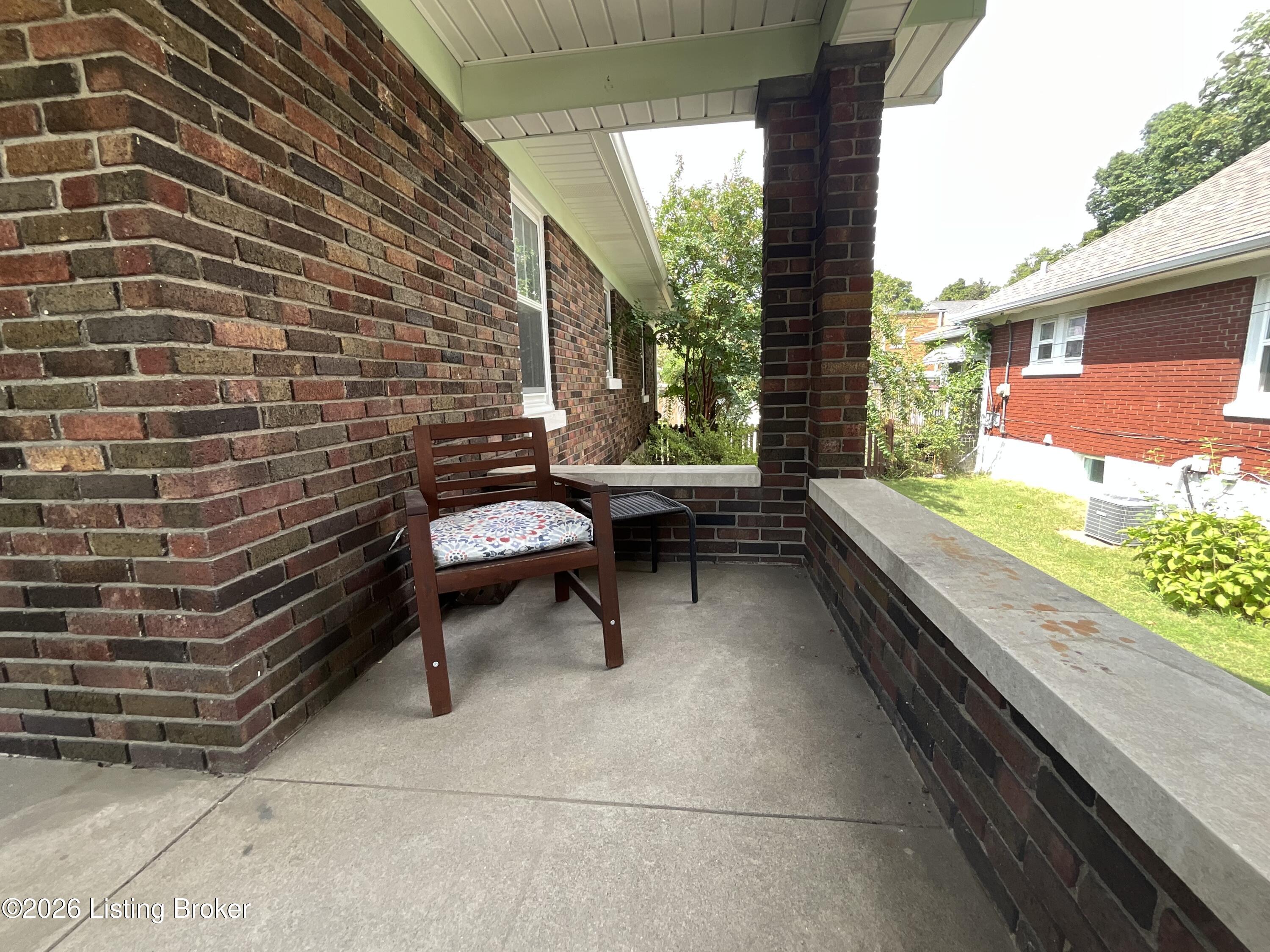 879 Minoma Ave Property Photo 5