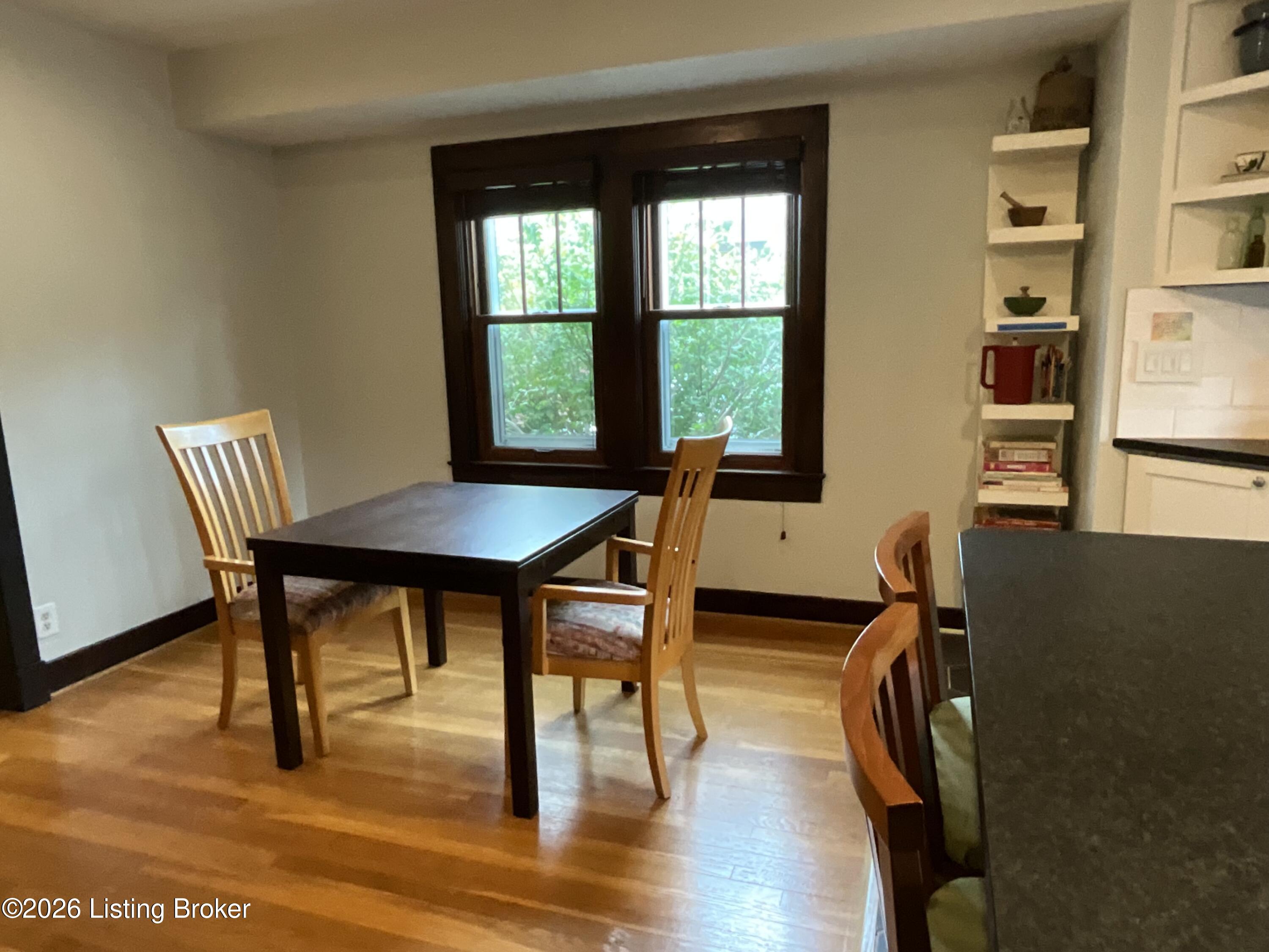 879 Minoma Ave Property Photo 12
