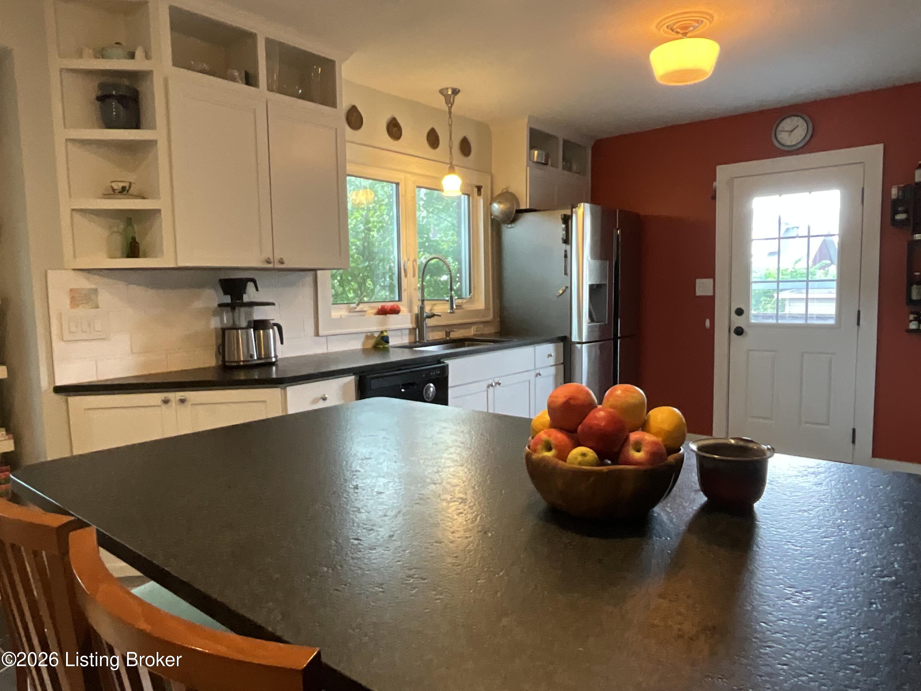 879 Minoma Ave Property Photo 13