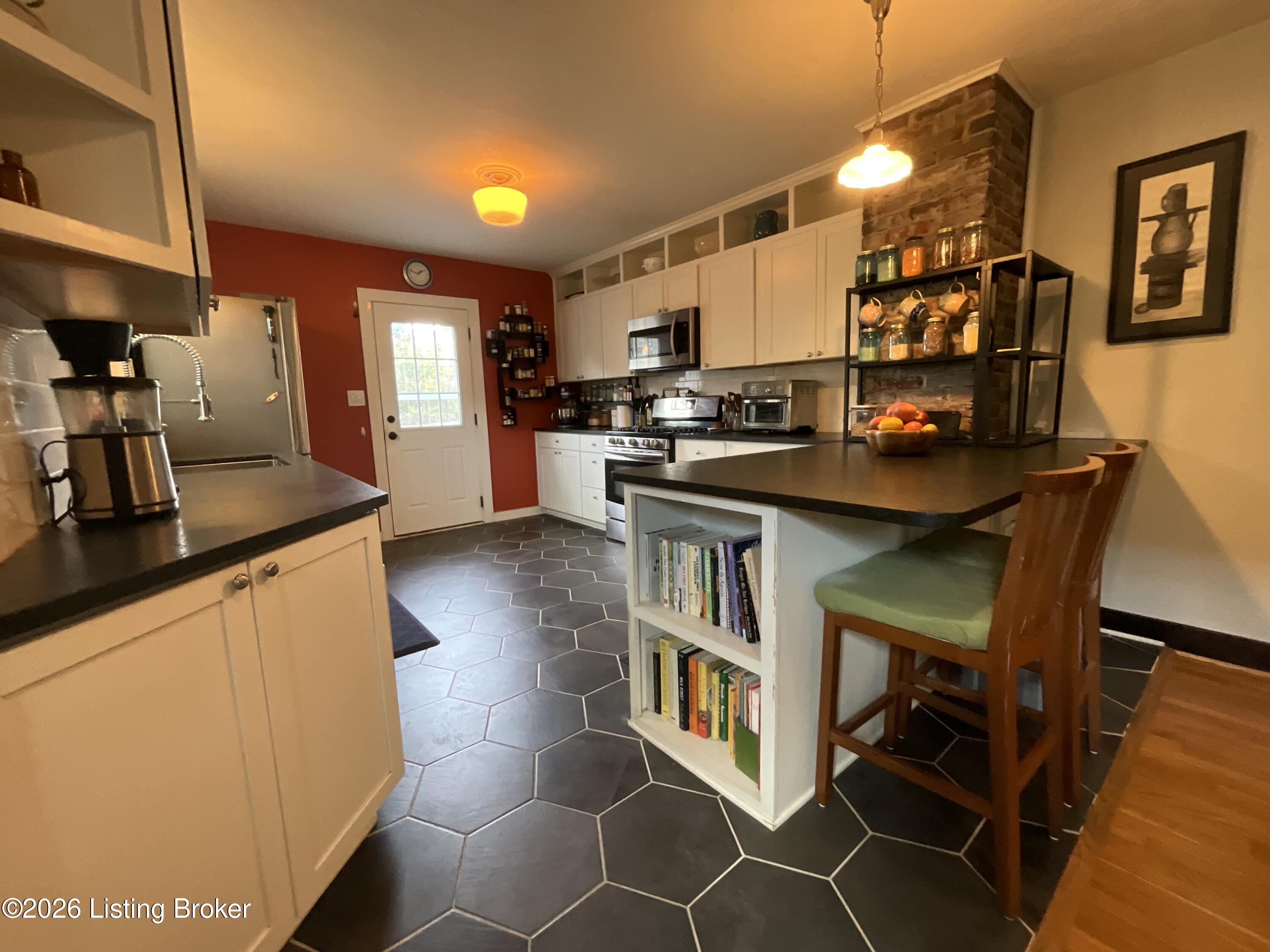 879 Minoma Ave Property Photo 14