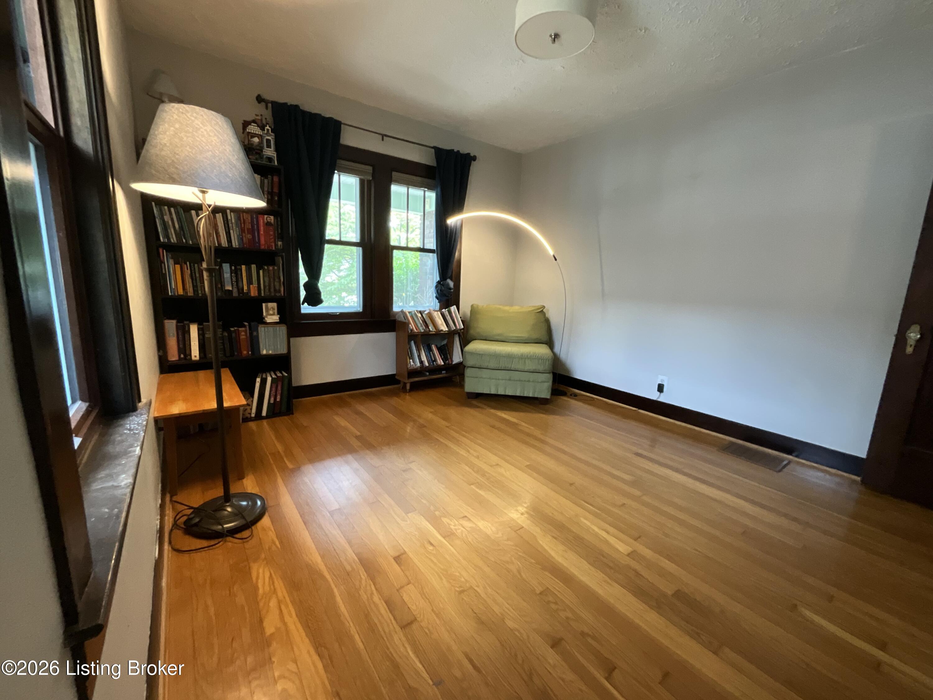 879 Minoma Ave Property Photo 17