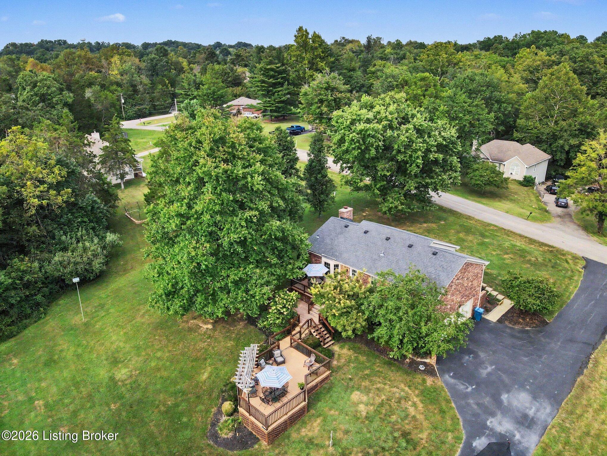 1804 Deer Run Rd Property Photo 2