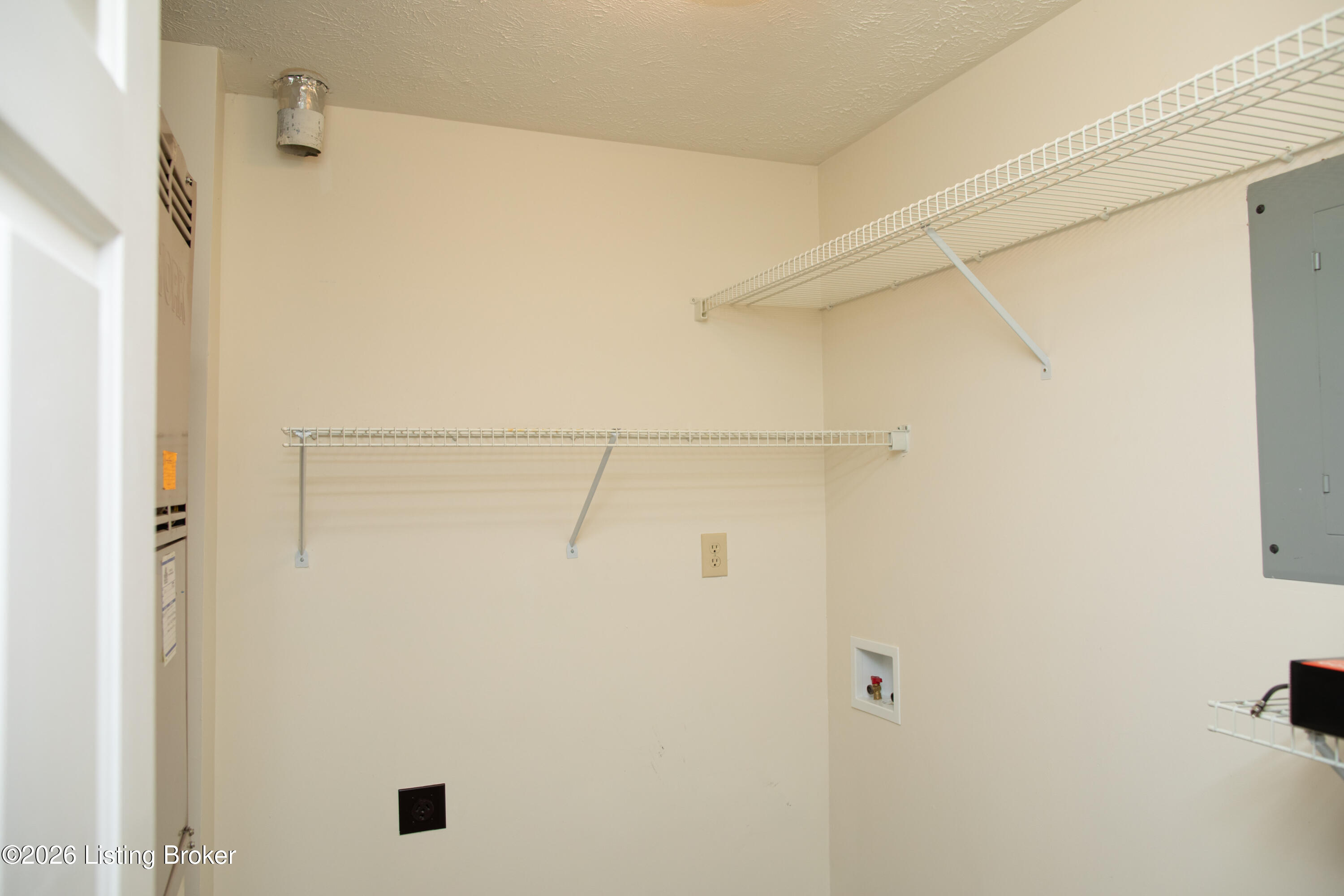 331 Piatt Pl 207 Property Photo 6