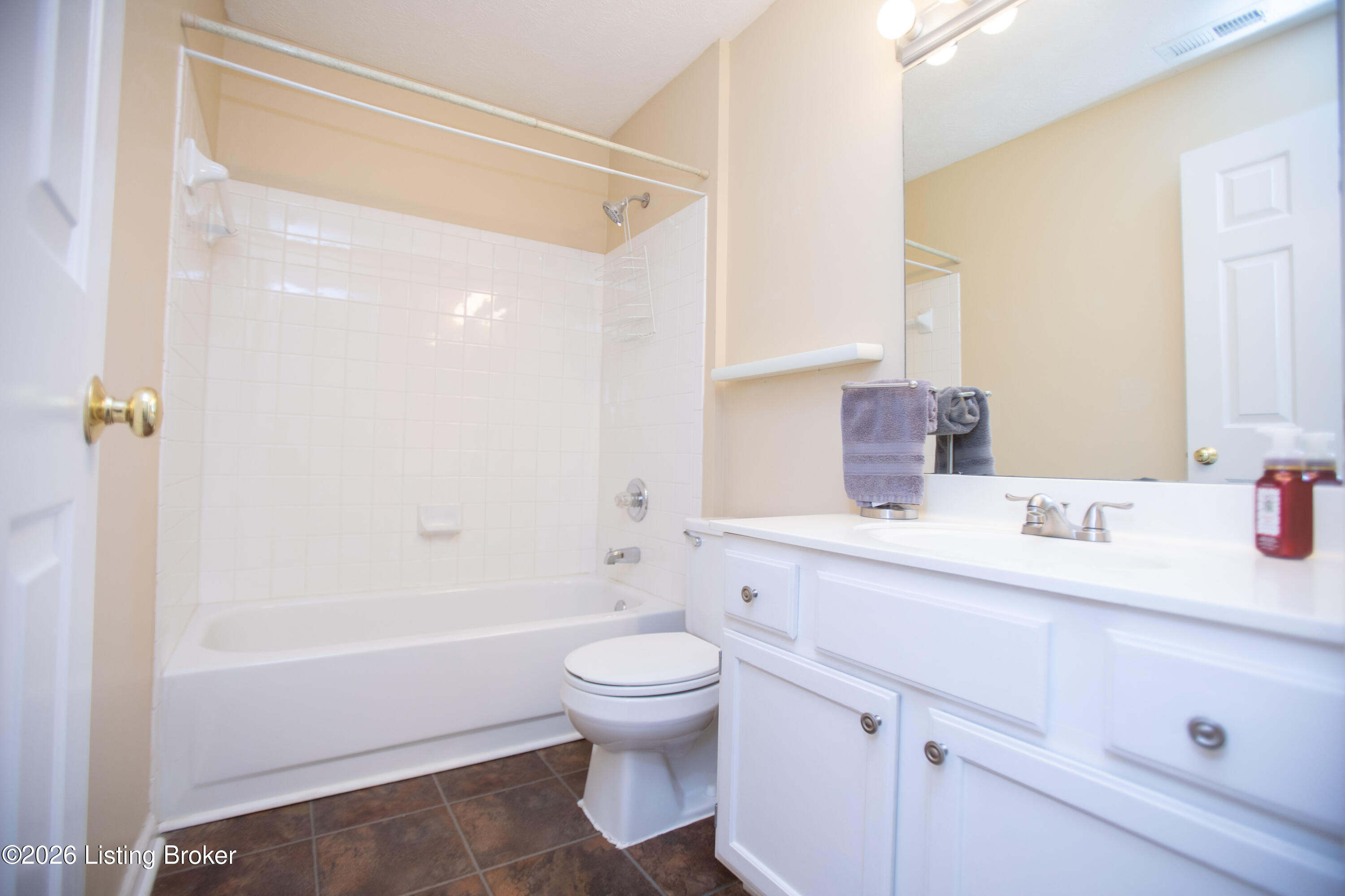 331 Piatt Pl 207 Property Photo 8
