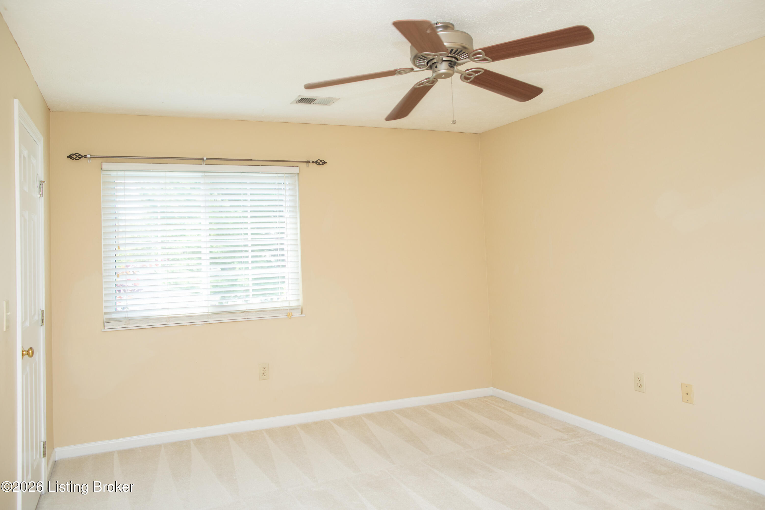 331 Piatt Pl 207 Property Photo 9