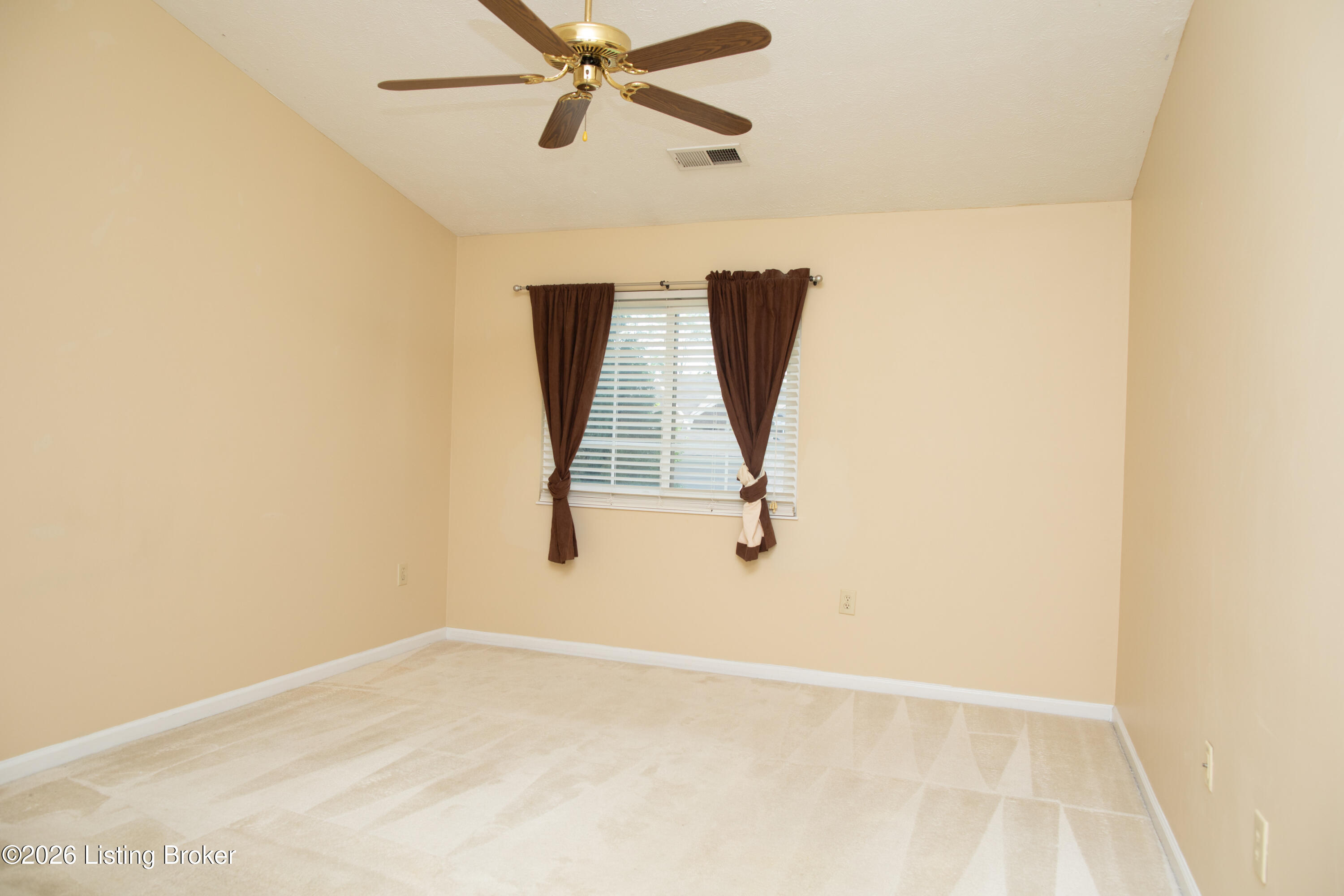 331 Piatt Pl 207 Property Photo 12