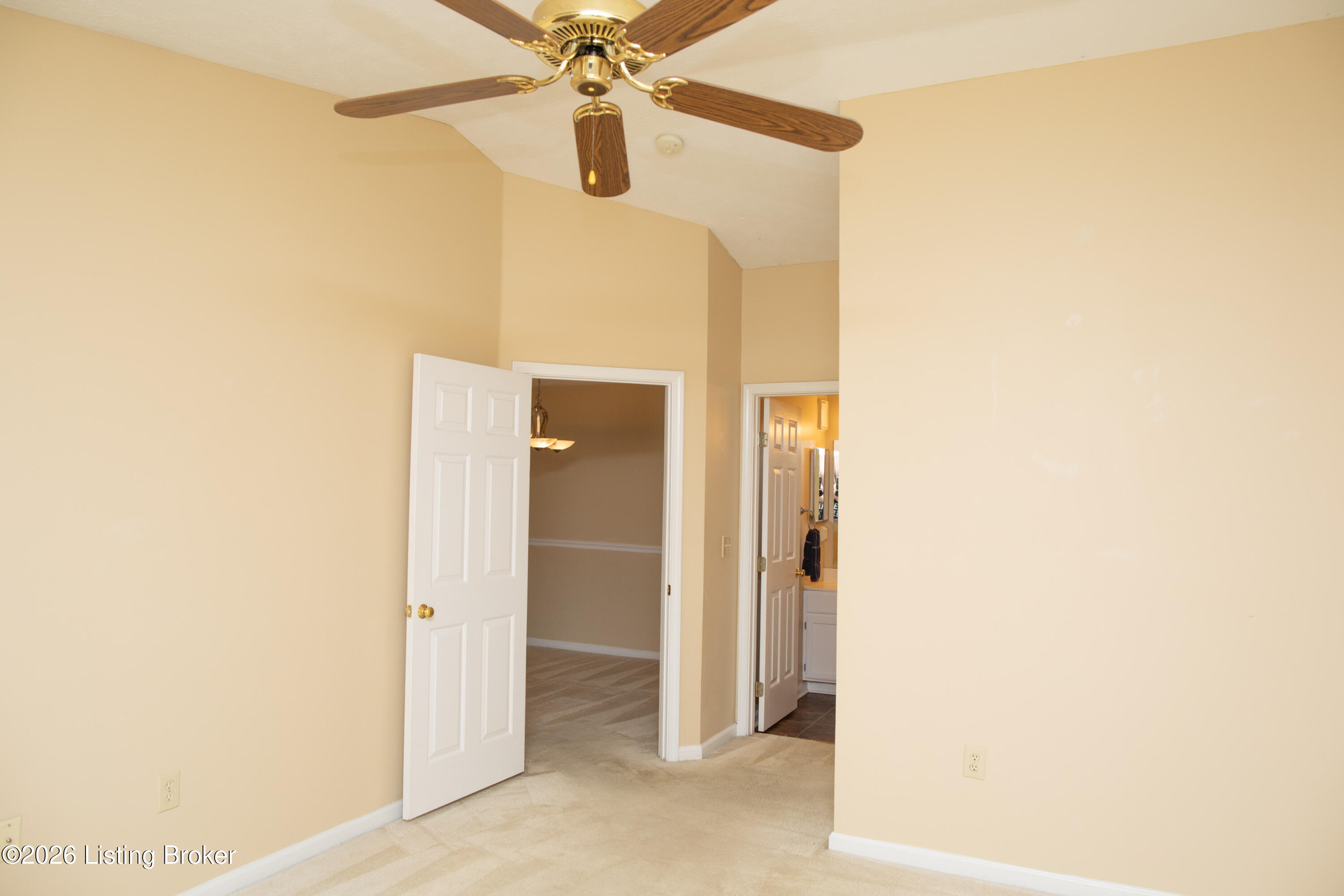 331 Piatt Pl 207 Property Photo 13