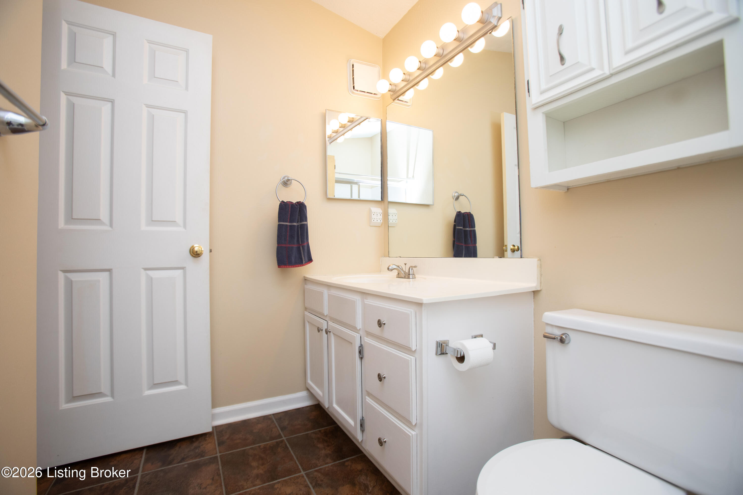 331 Piatt Pl 207 Property Photo 16