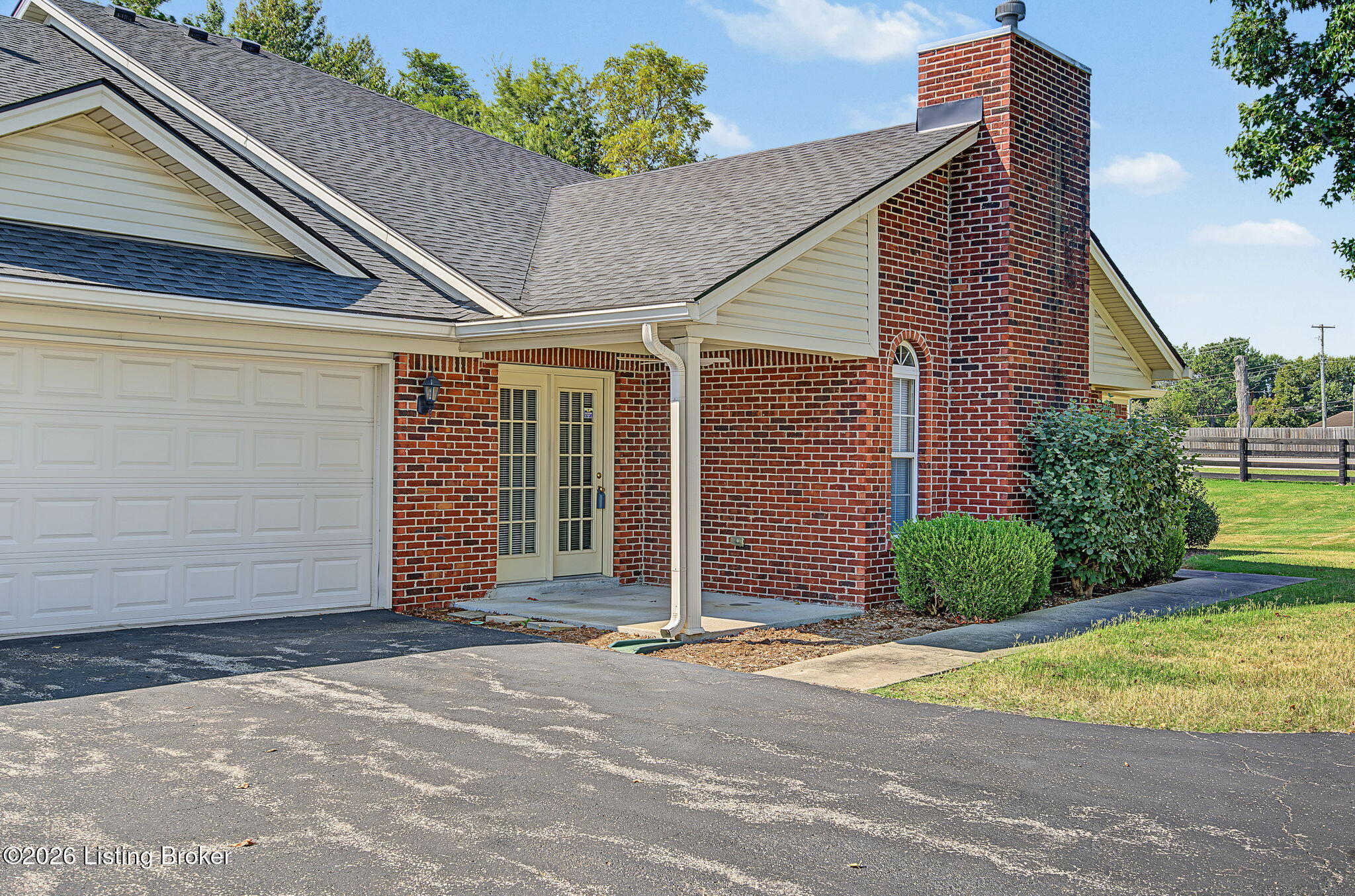 11303 Ridge Lake Dr Property Photo 2