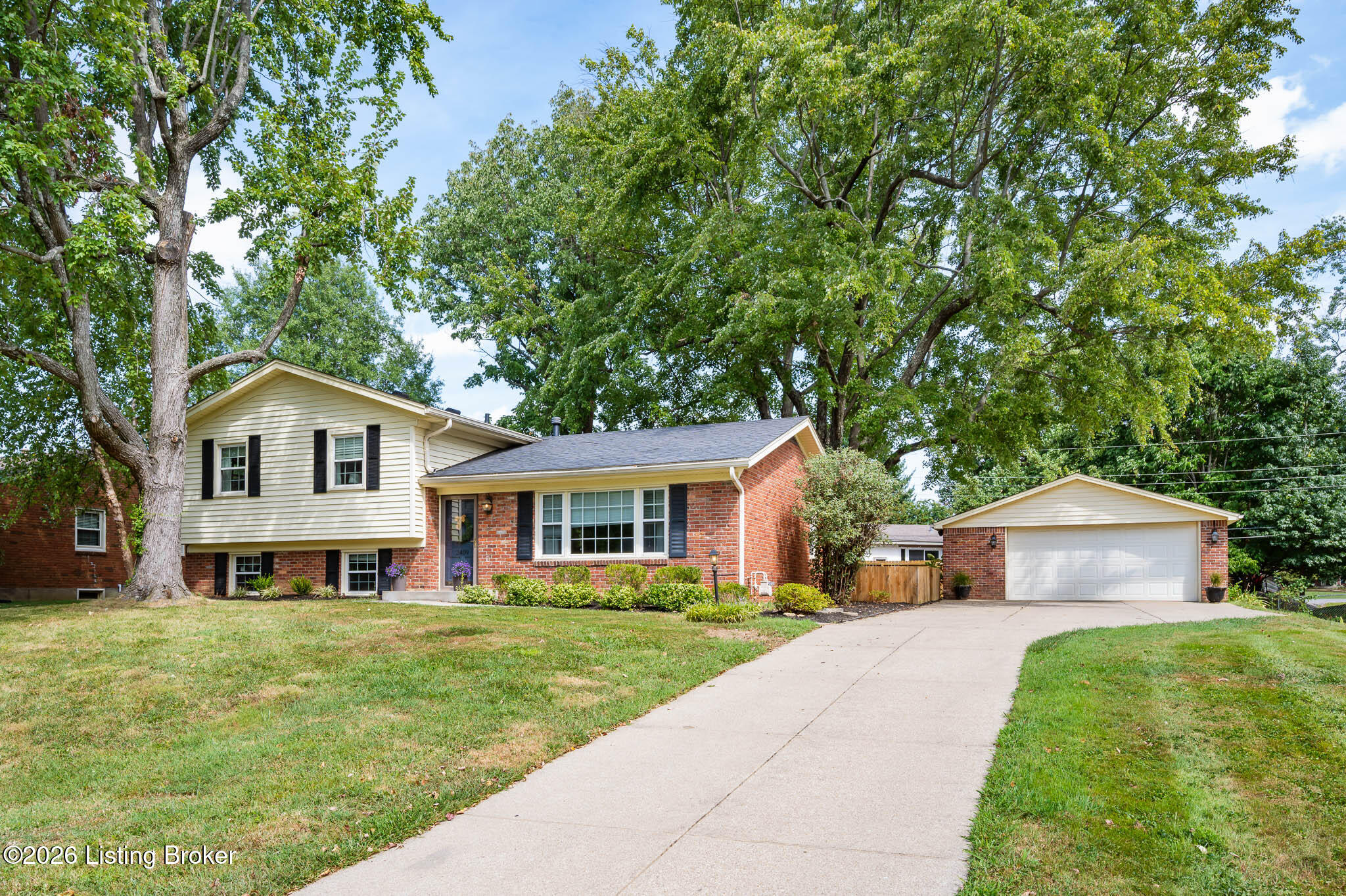 2409 Mahan Dr Property Photo 1