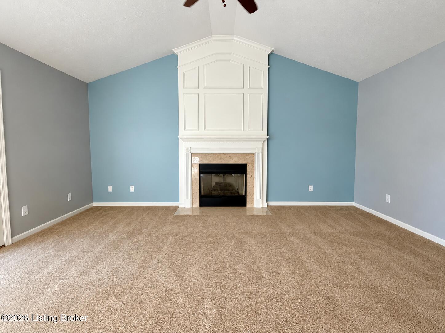 9216 Newbury Ct Property Photo 2