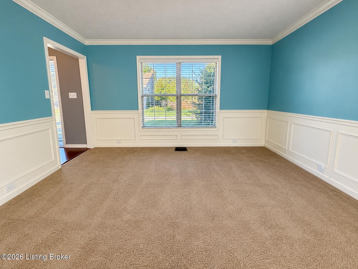 9216 Newbury Ct Property Photo 3
