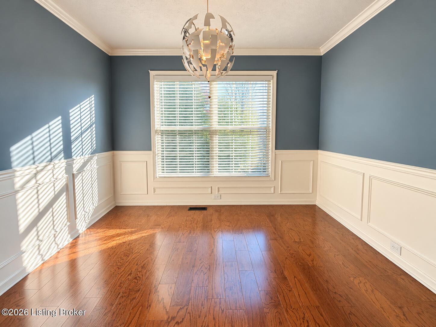 9216 Newbury Ct Property Photo 5