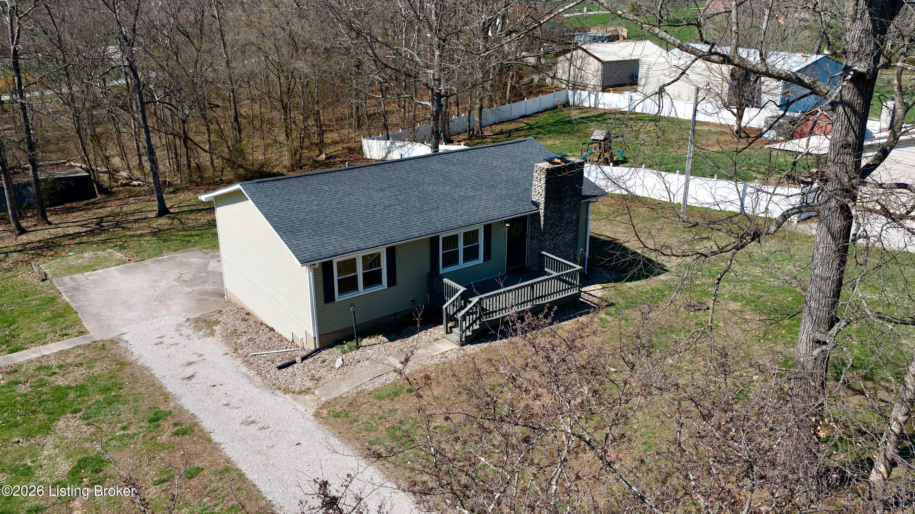 200 Circle K Rd Property Photo 3