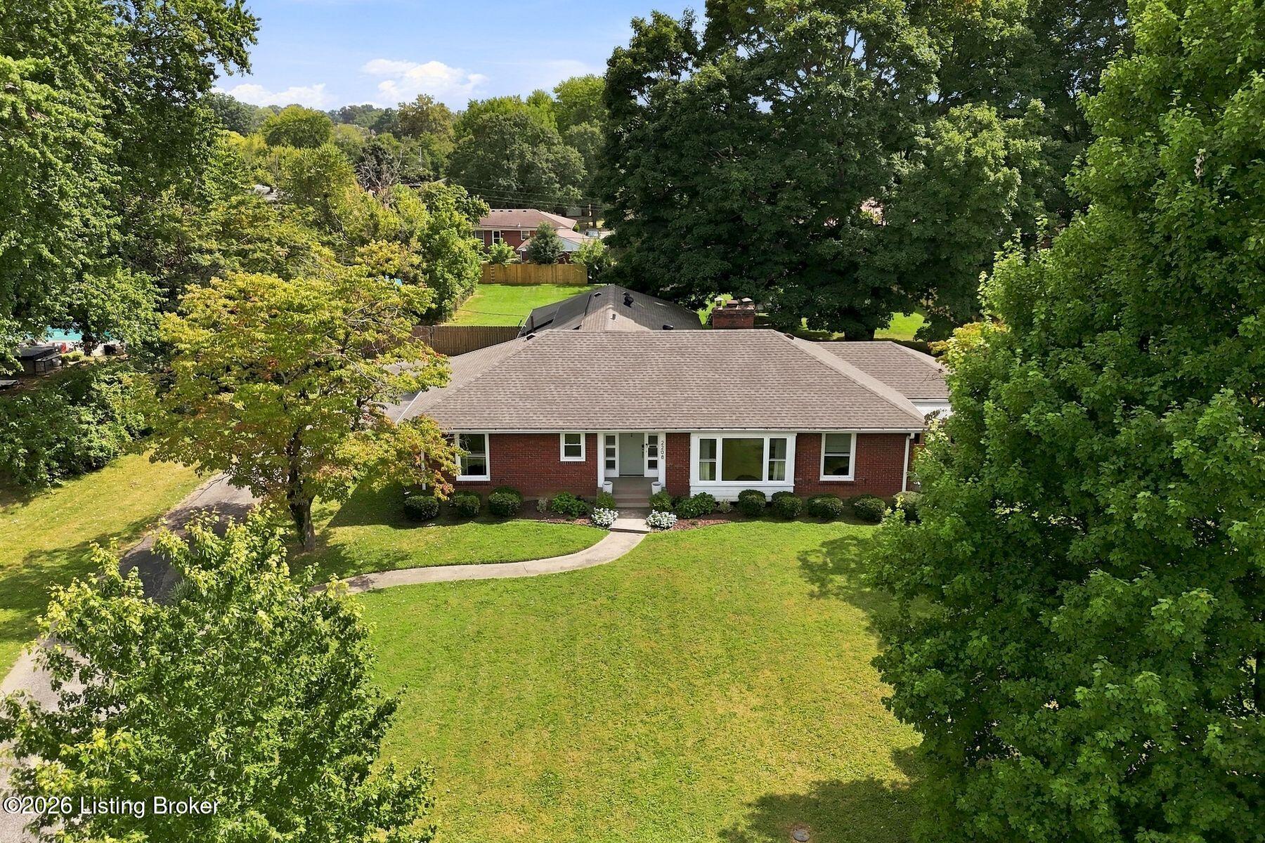2208 Bashford Manor Ln Property Photo 2