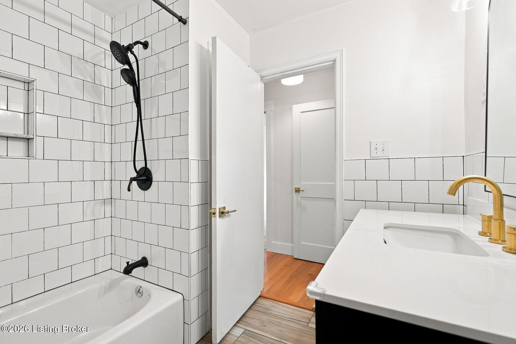 2208 Bashford Manor Ln Property Photo 29