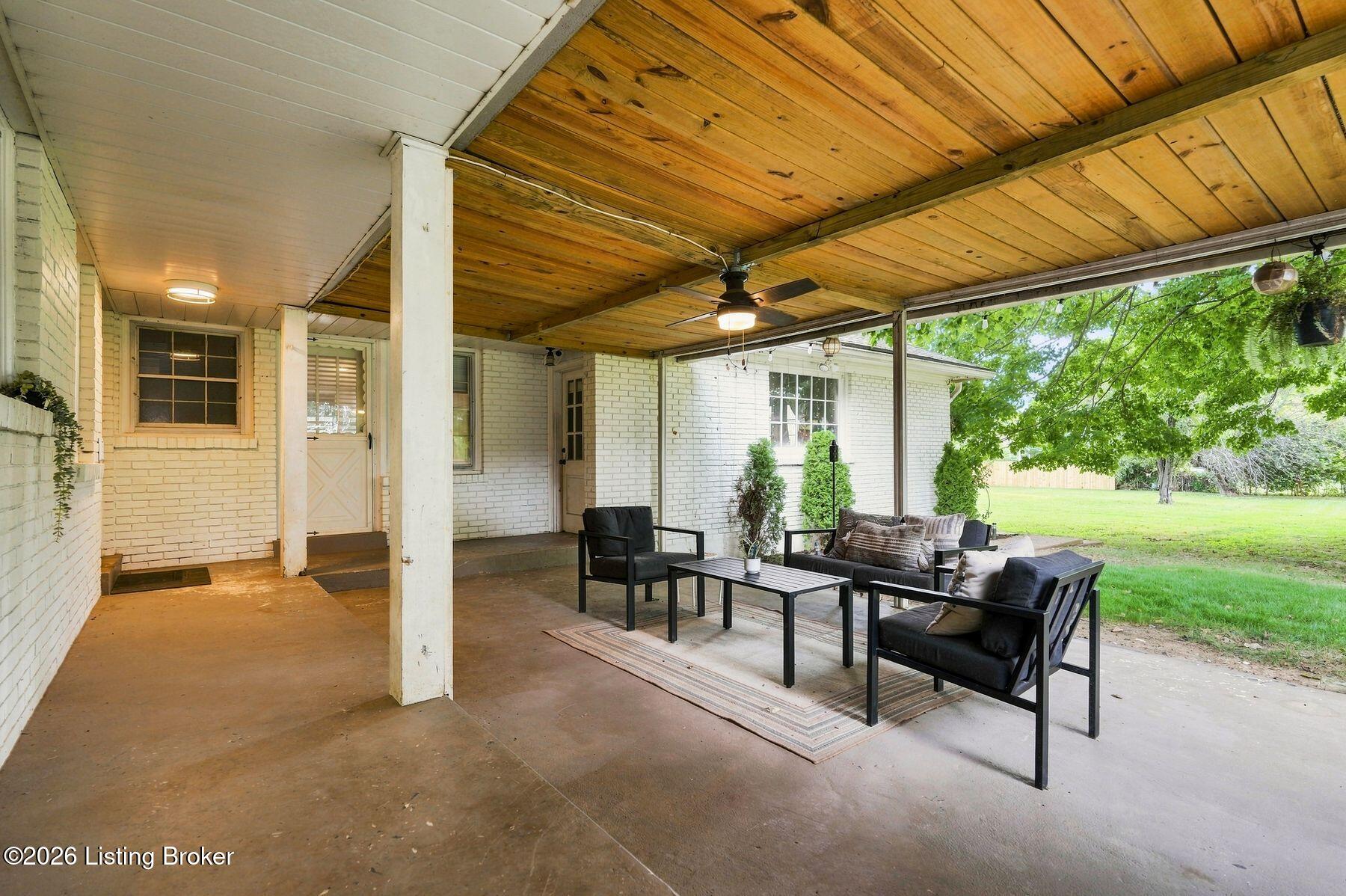 2208 Bashford Manor Ln Property Photo 39