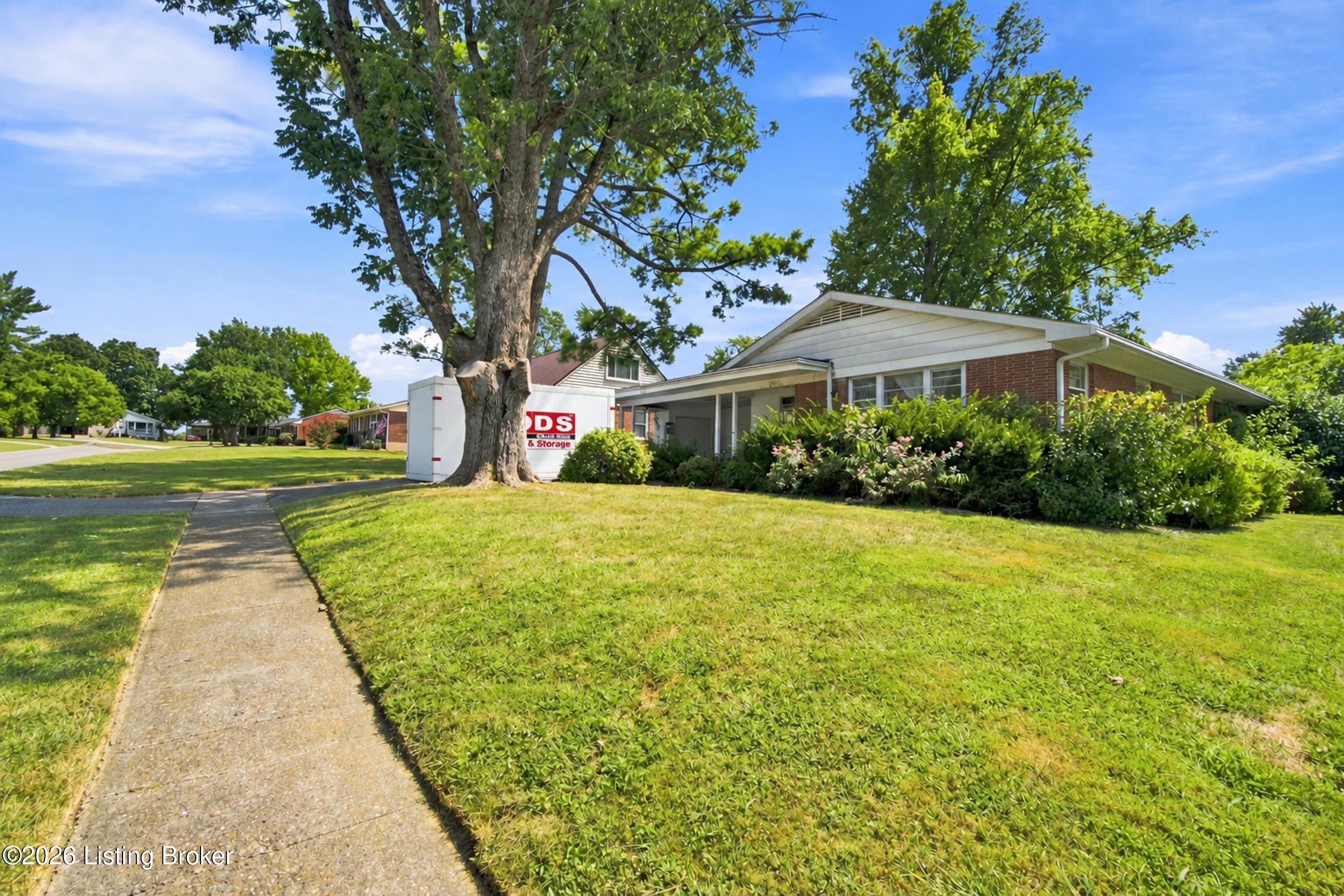 12306 Meadow Ln Property Photo 3