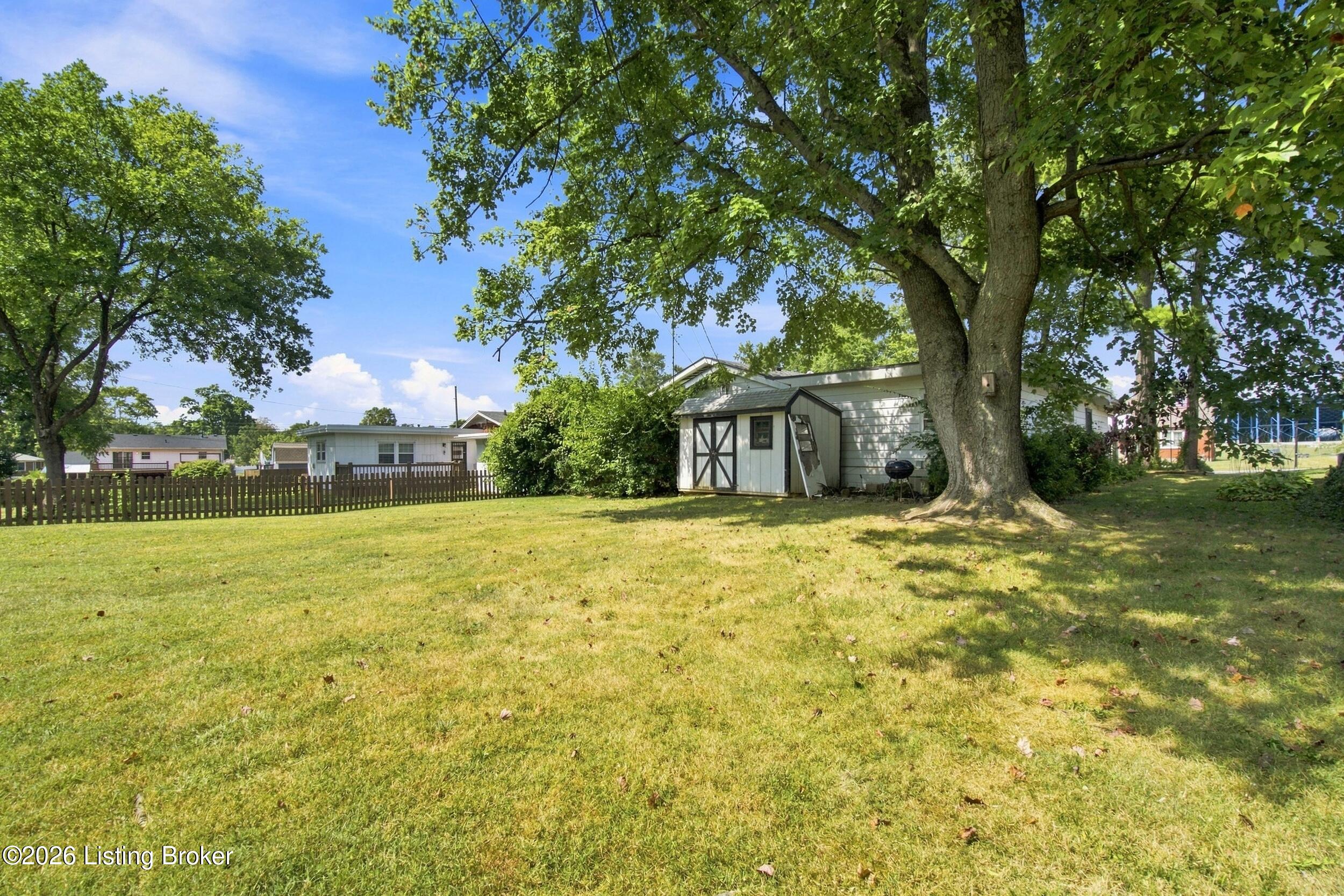 12306 Meadow Ln Property Photo 6